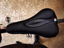 洛克兄弟 自行车坐垫套硅胶加厚加宽座垫山地车座套骑行装备配件 黑色大号(28*17 大多数合适) 实拍图