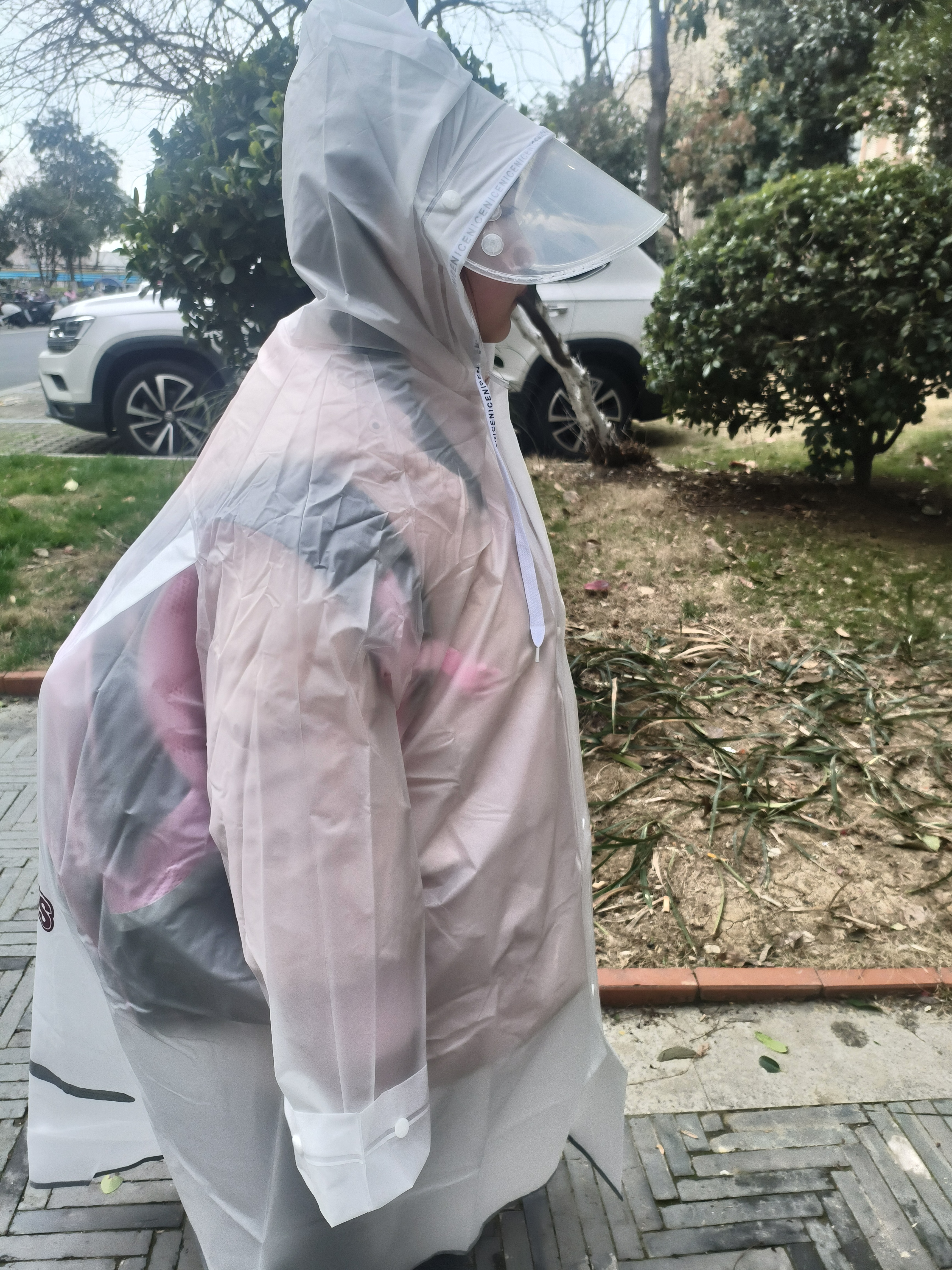 牧萌（moremerry）儿童雨衣男童女童学生全身防水上学带书包位雨披 淘气熊 XL 实拍图