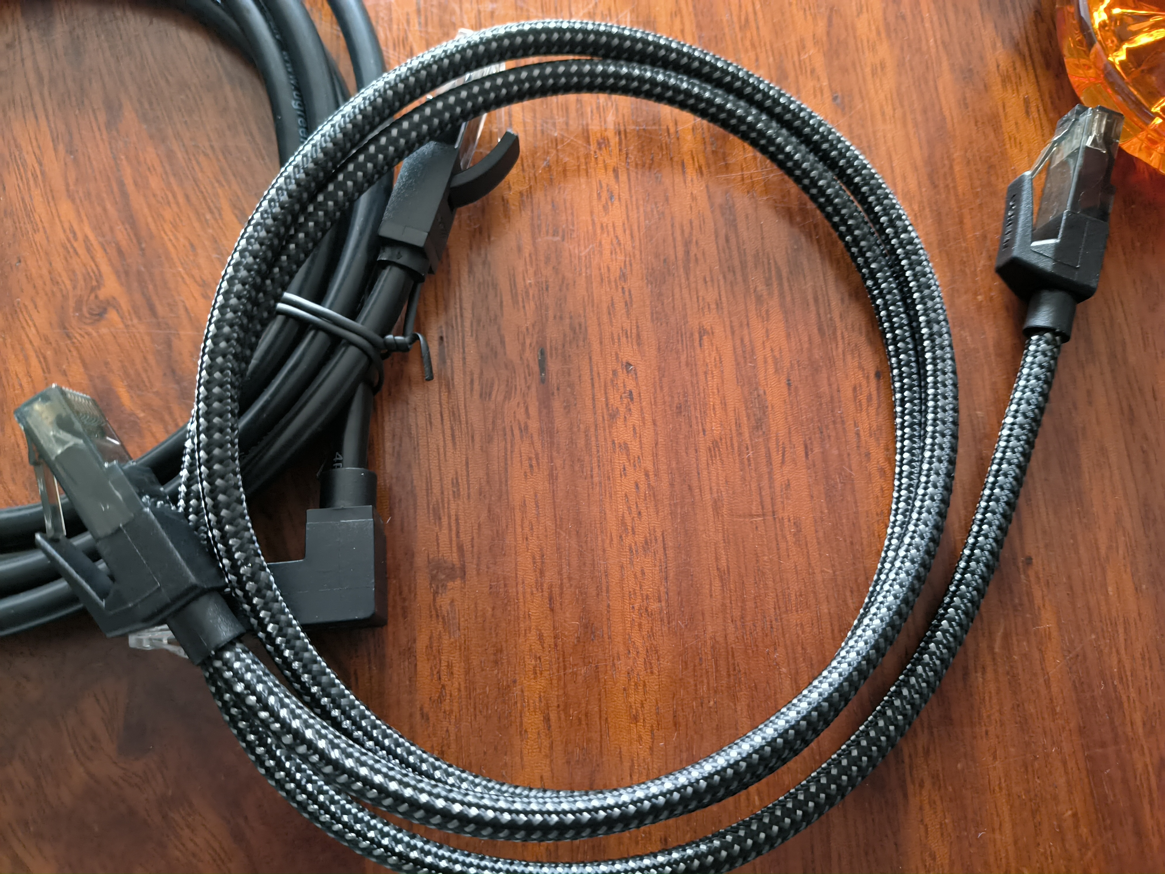 绿联超六类下弯头网线 CAT6A类万兆直角网络连接线 电脑宽带电视网络跳线转角90度 0.5米95597 实拍图