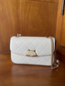 柏萨尼（PESASRIE）品牌包包女包轻奢女士单肩斜挎包真皮小方包高级感情人节生日礼物 米白色 【奢侈礼盒装】 实拍图