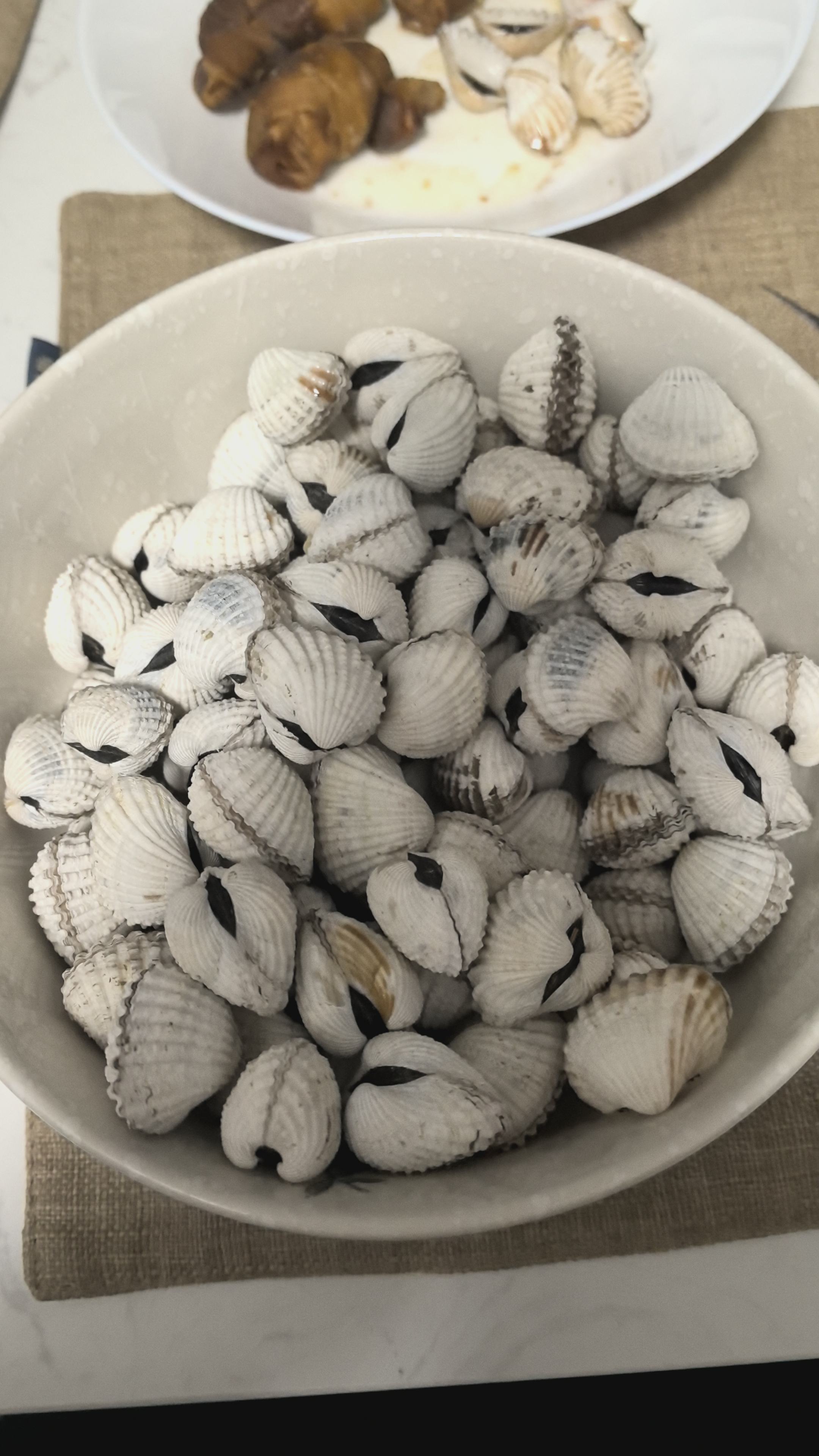 无泥优质三门血蚶塘口直发鲜活生鲜血蛤年货海鲜火锅食材花蛤刺身 不够吃，尝尝鲜~ 2斤(净重)  中号（45-55个/斤） 实拍图