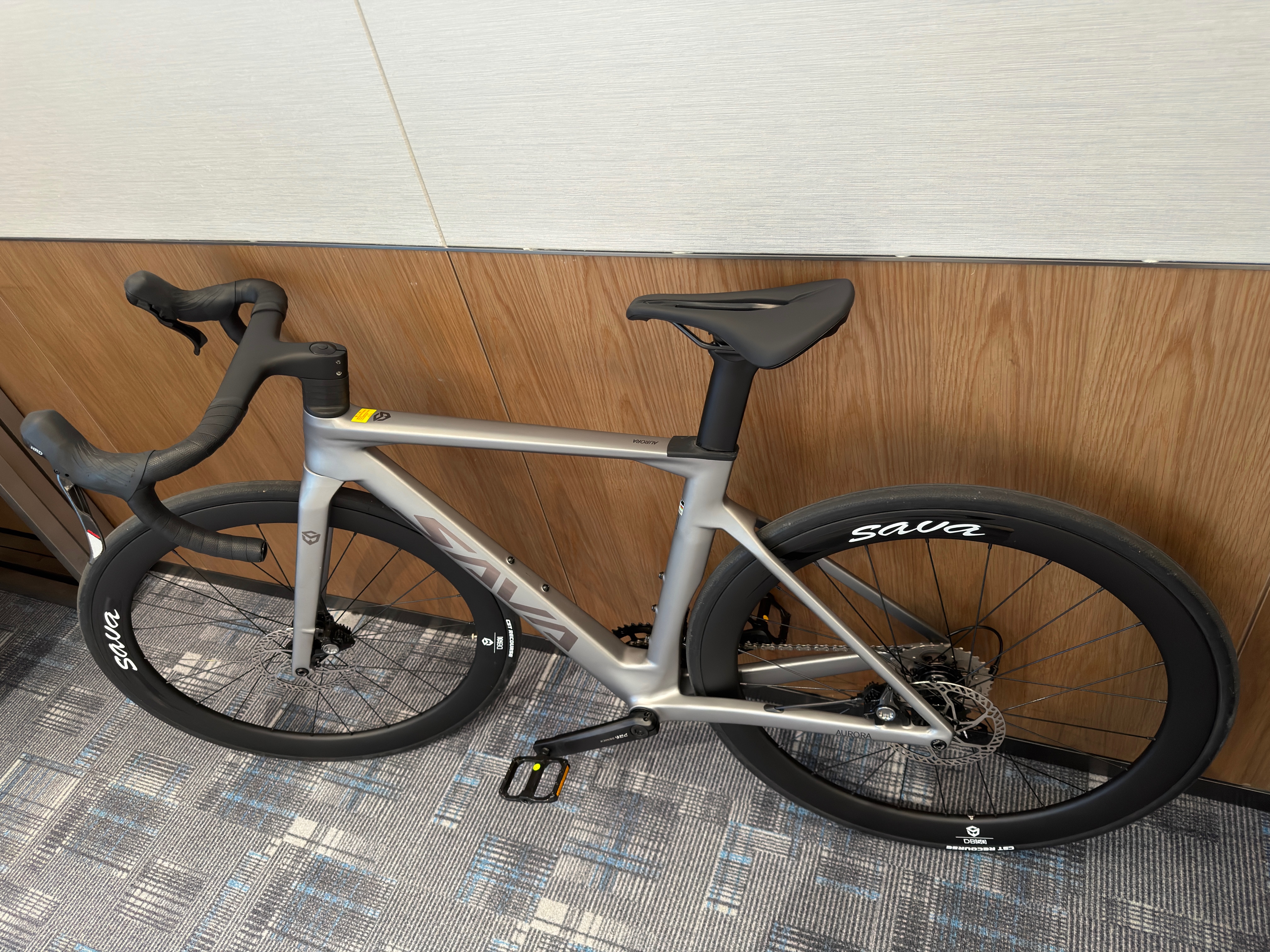 萨瓦SAVAA7L碳纤维公路自行车银灰色【R7100-24速纯油碟】 S 实拍图