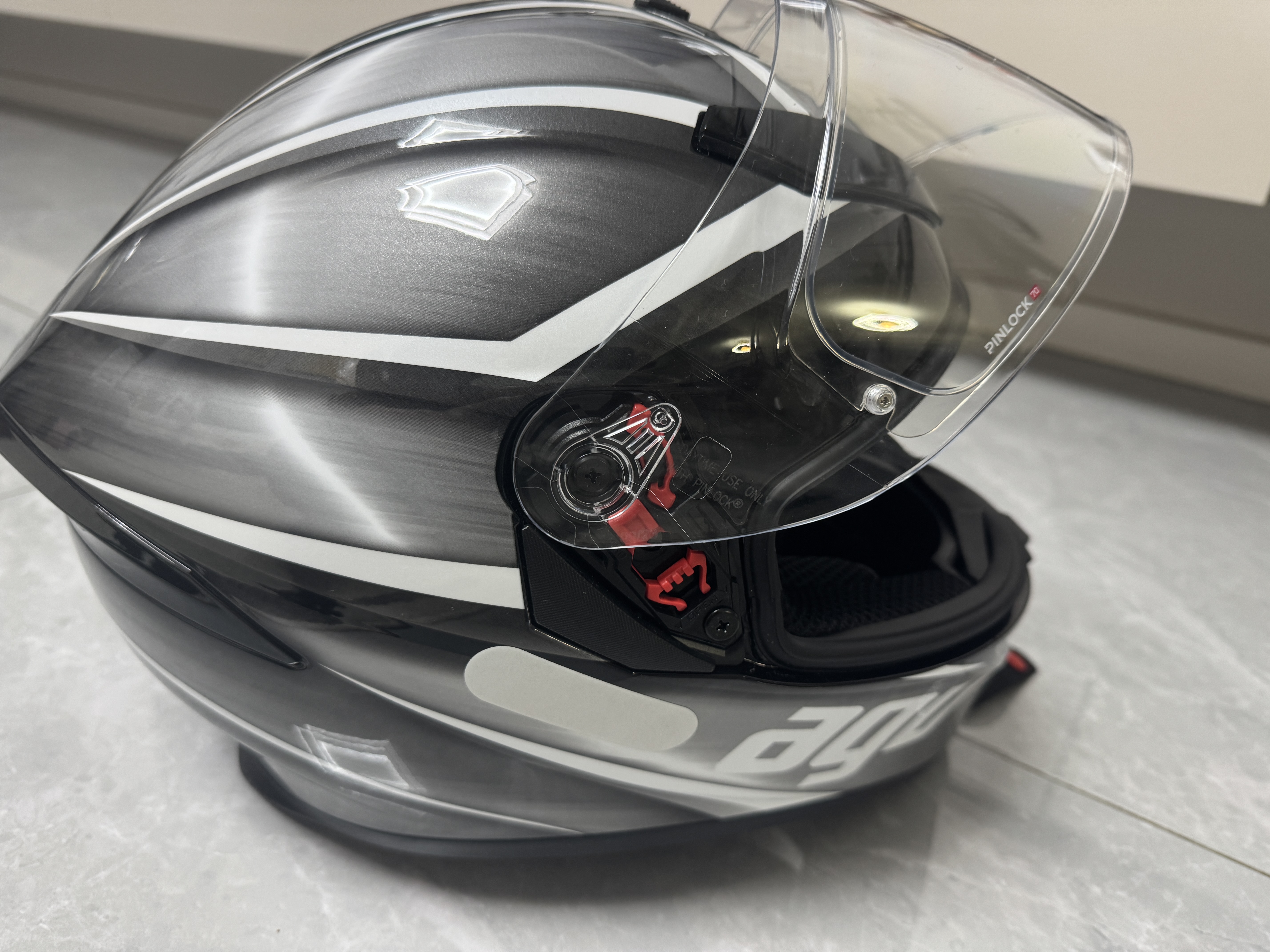 AGV K5S摩托车双镜片头盔机车跑盔男女骑行全盔四季通用安全帽3C TEMPEST/BLACK/SILVER XL（适合60-63头围） 实拍图