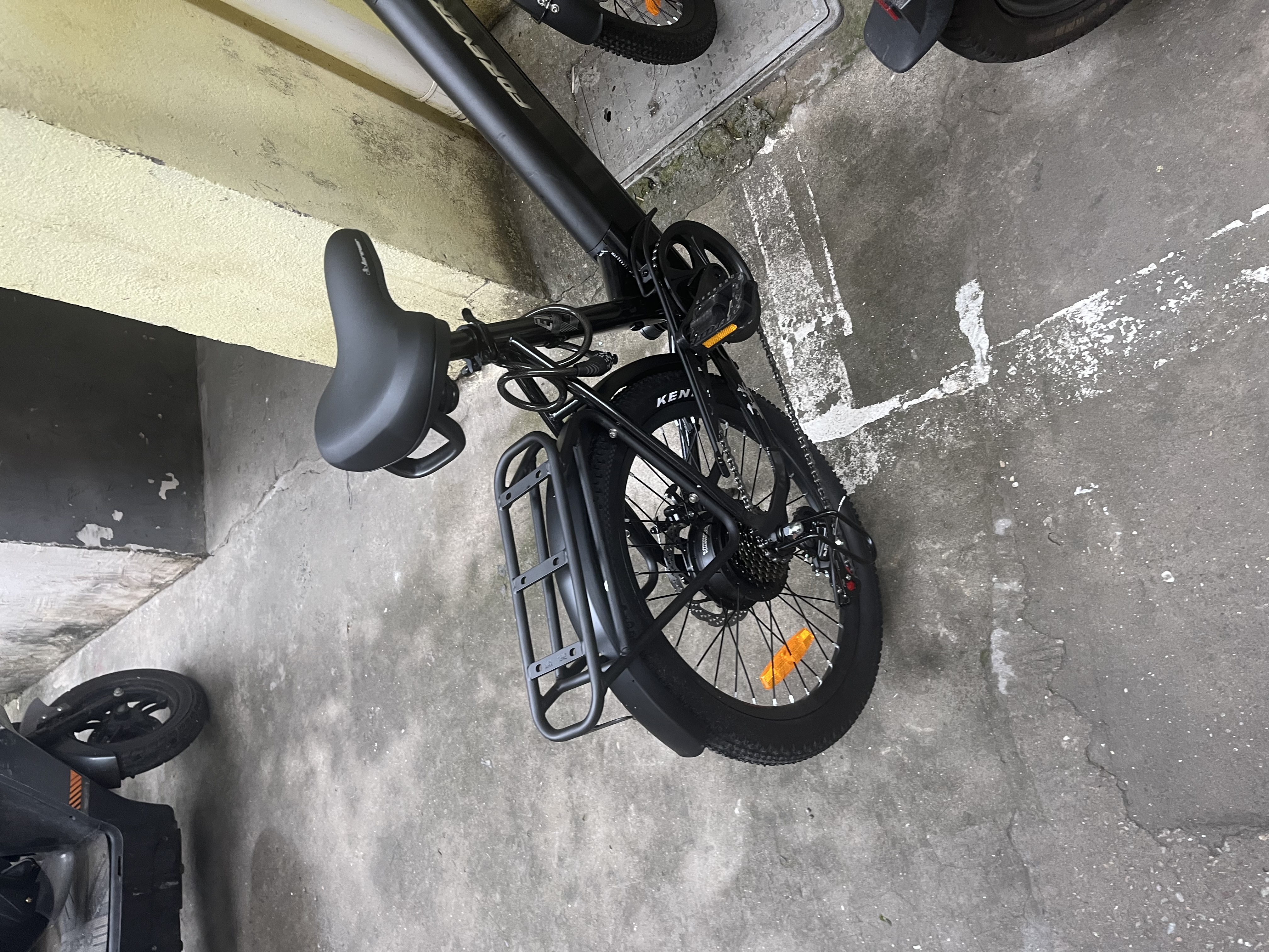 永久（FOREVER）20寸电助力自行车山地车350W电机超长续航7速变速可拆卸锂电池 F78Pro-星空黑-20寸/速度传感 助力续航20-30KM 实拍图