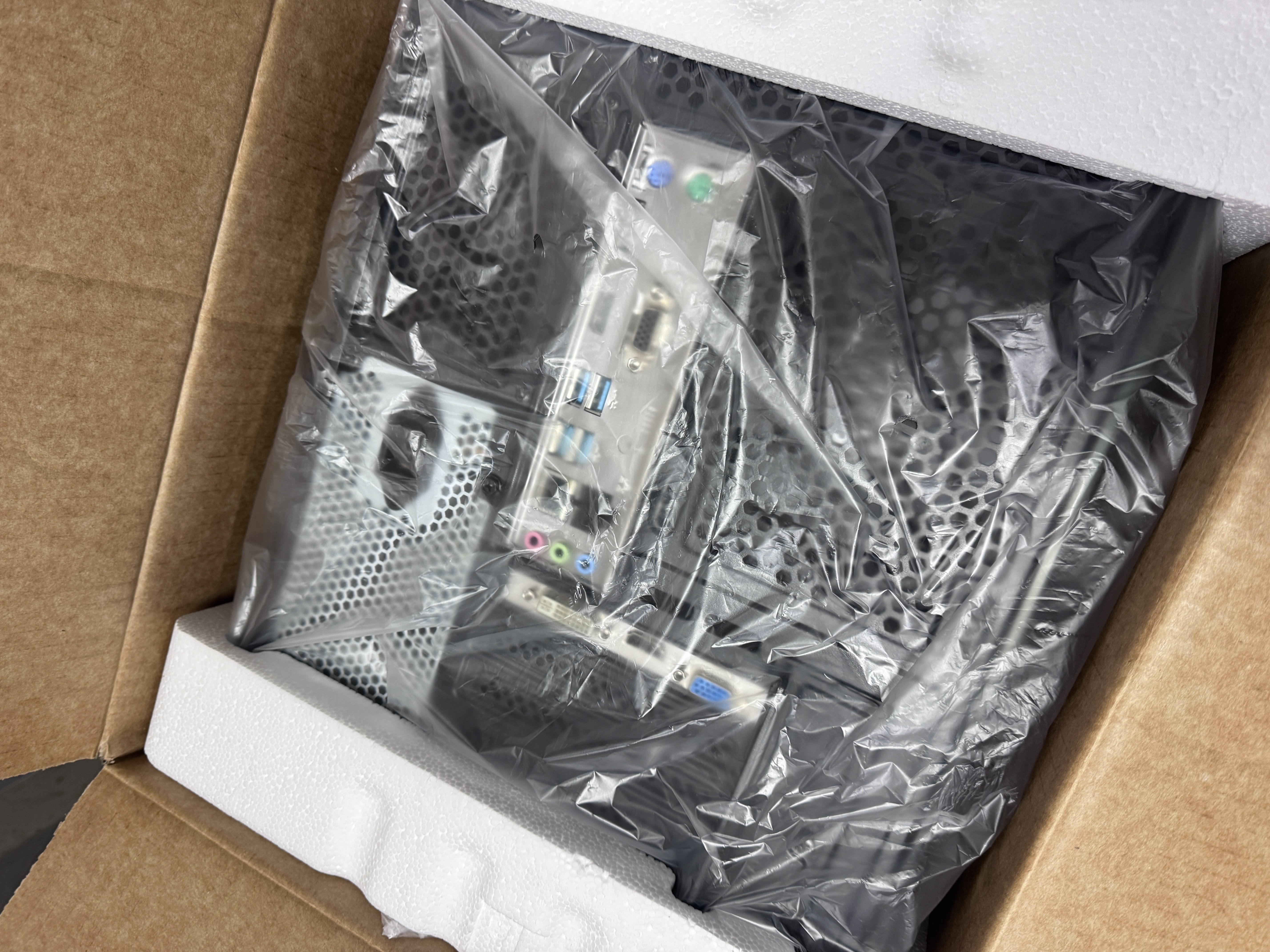 AOC 酷睿i5 12400F/14400F/RTX3060/5060三角洲打瓦游戏主机电脑台式机组装电脑主机海景房DIY整机 配置一：i5 10400F丨256G丨4G独显 实拍图