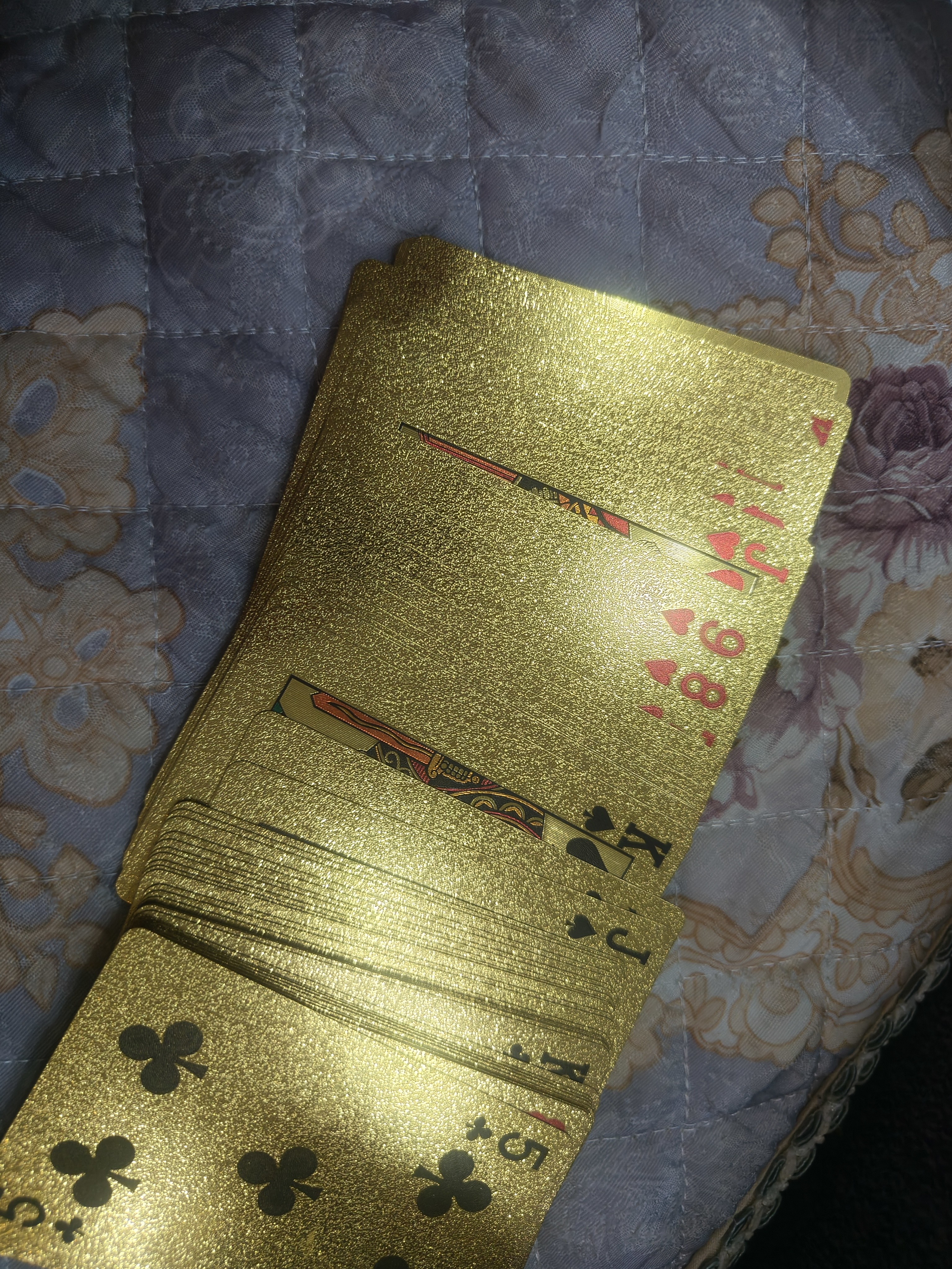 黄金扑克牌PVC塑料扑克防水创意土豪金色金属朴克牌纸牌金箔扑克 金色欧元款扑克 实拍图