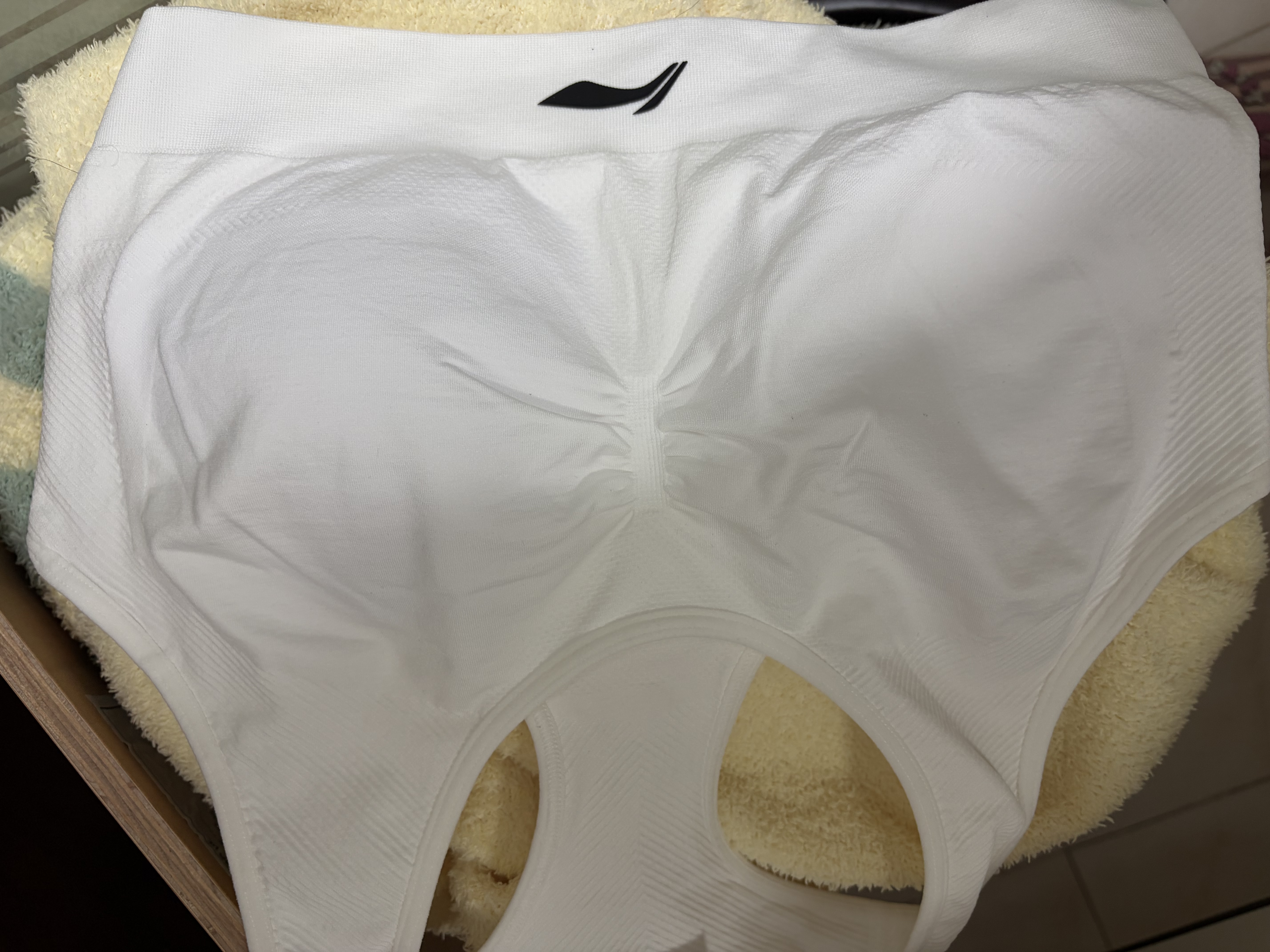 李宁（LI-NING）运动内衣女强支撑瑜伽文胸美背跑步防震防下垂大码透气背心 实拍图