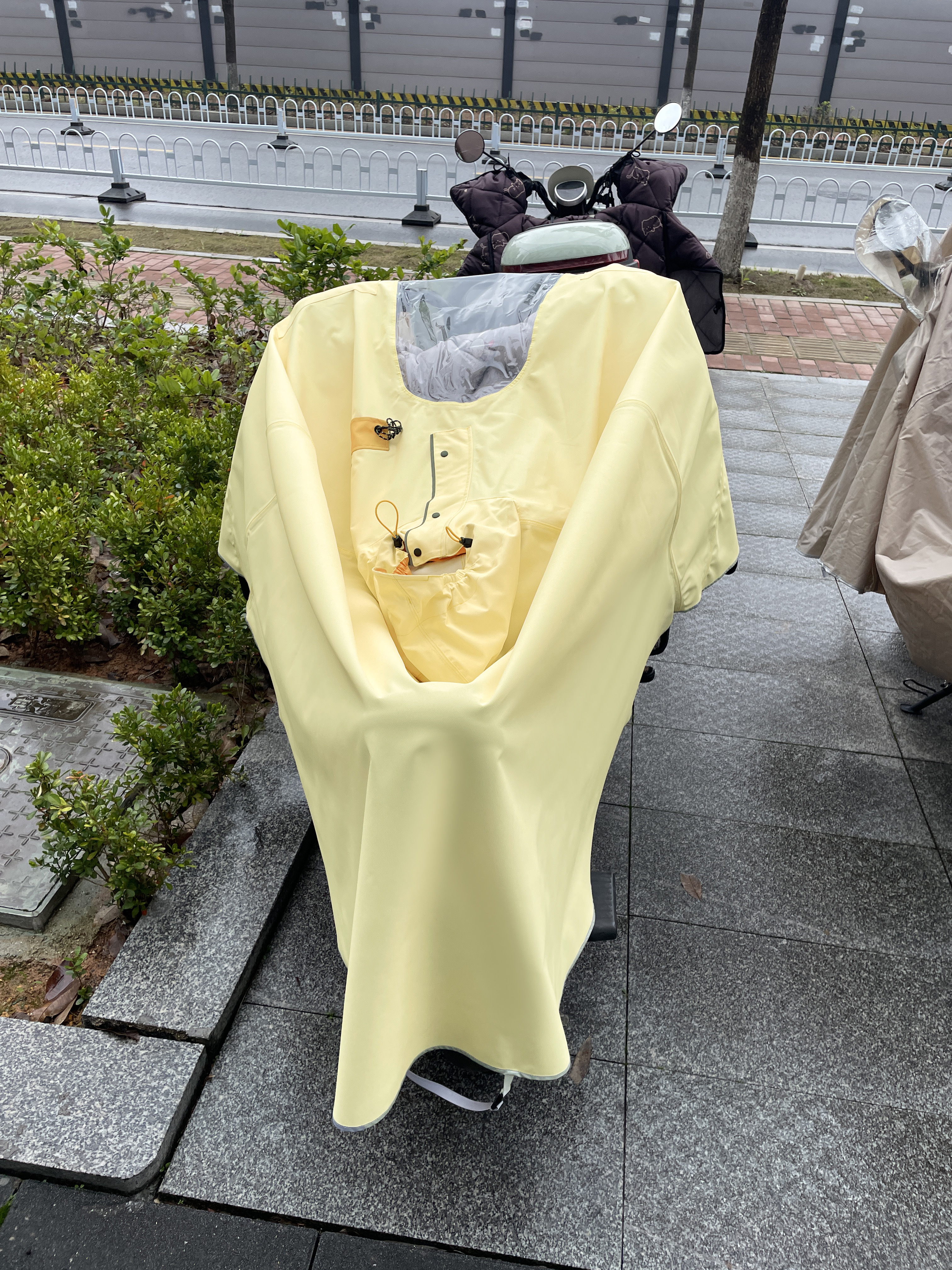 备美雨衣电动电瓶车单人加大加厚长款全身防暴雨骑行专用雨披 实拍图