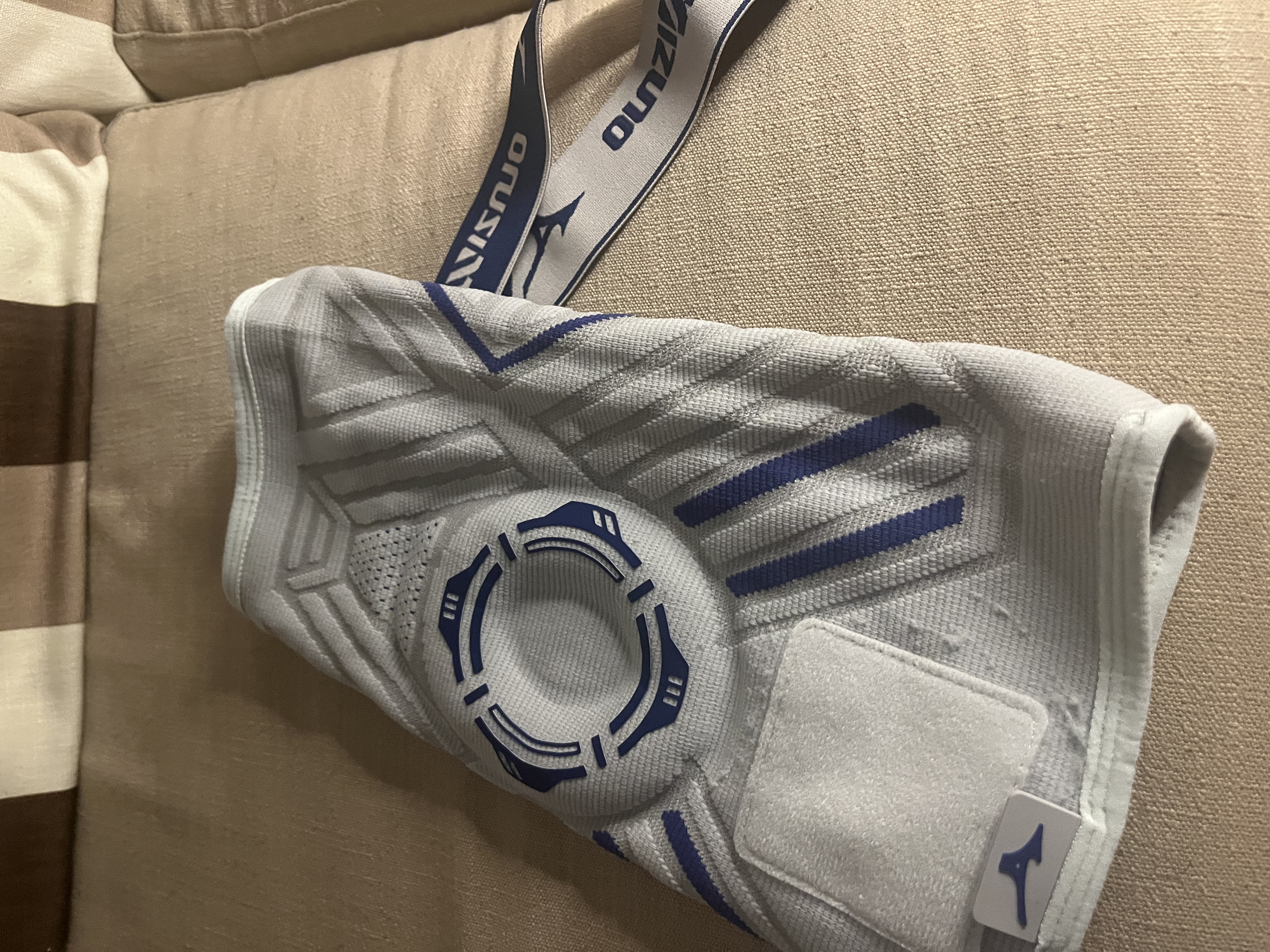 美津浓（MIZUNO）护膝运动跑步篮球羽毛球髌骨半月板支撑固定损伤登山护具男女通用 灰蓝色绑带加压-2只 XL码(膝围41-46cm/适合135-180 ) 实拍图