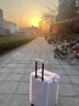 纯奢（CHEYSIR）五轮超大容量行李箱万向轮PC拉杆箱男女学生旅行箱密码箱包皮箱子 经典款-樱花粉·减震刹车功能 26英寸 -抗菌内里【创新5轮-中途旅游/上学】 实拍图