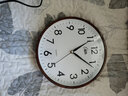 康巴丝（Compas）挂钟简约钟表创意客厅办公2025款石英钟挂墙卧室日历时钟 咖木色 10英寸 （直径26厘米） 实拍图