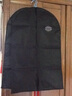 梦纳思 衣服防尘罩 加厚衣服套防尘袋衣罩防尘套大衣西服罩挂衣收纳袋 经典黑 大号（60*128cm） 实拍图