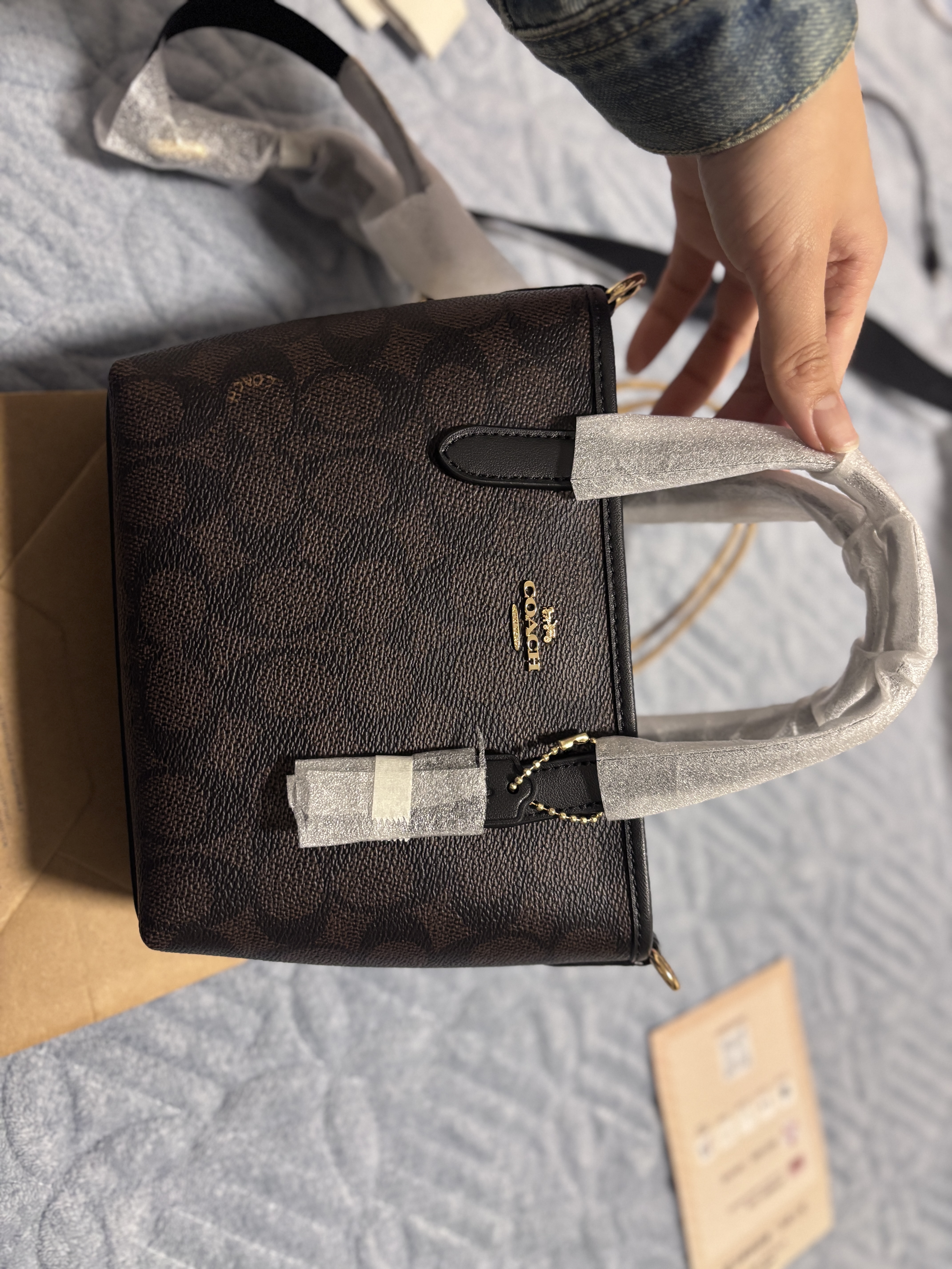 蔻驰（COACH） 女包奢侈品包包迷你托特包女士斜挎手提包七夕情人节礼物 胡桃木色配黑色CW032IMXAQ 实拍图