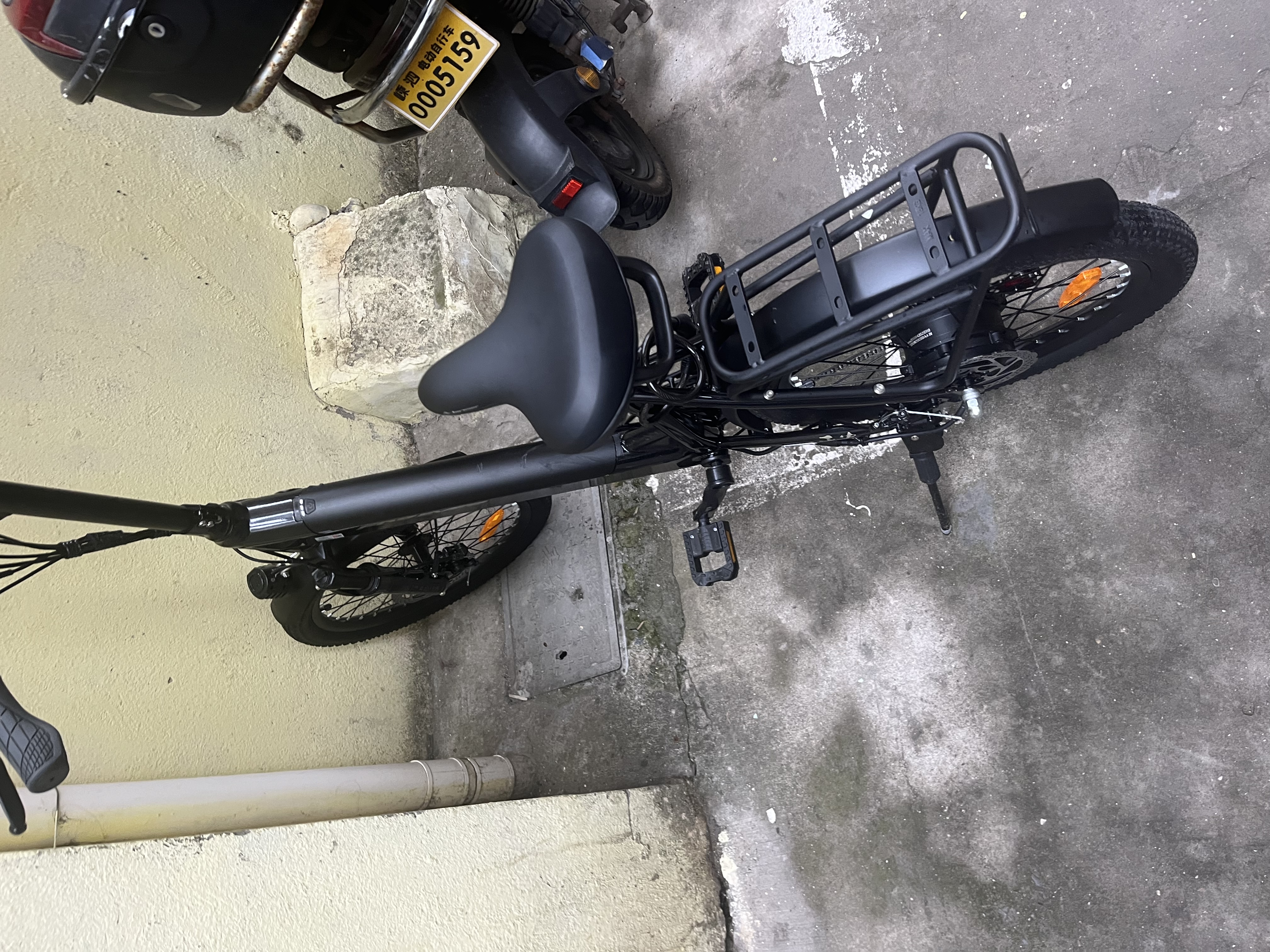 永久（FOREVER）20寸电助力自行车山地车350W电机超长续航7速变速可拆卸锂电池 F78Pro-星空黑-20寸/速度传感 助力续航20-30KM 实拍图