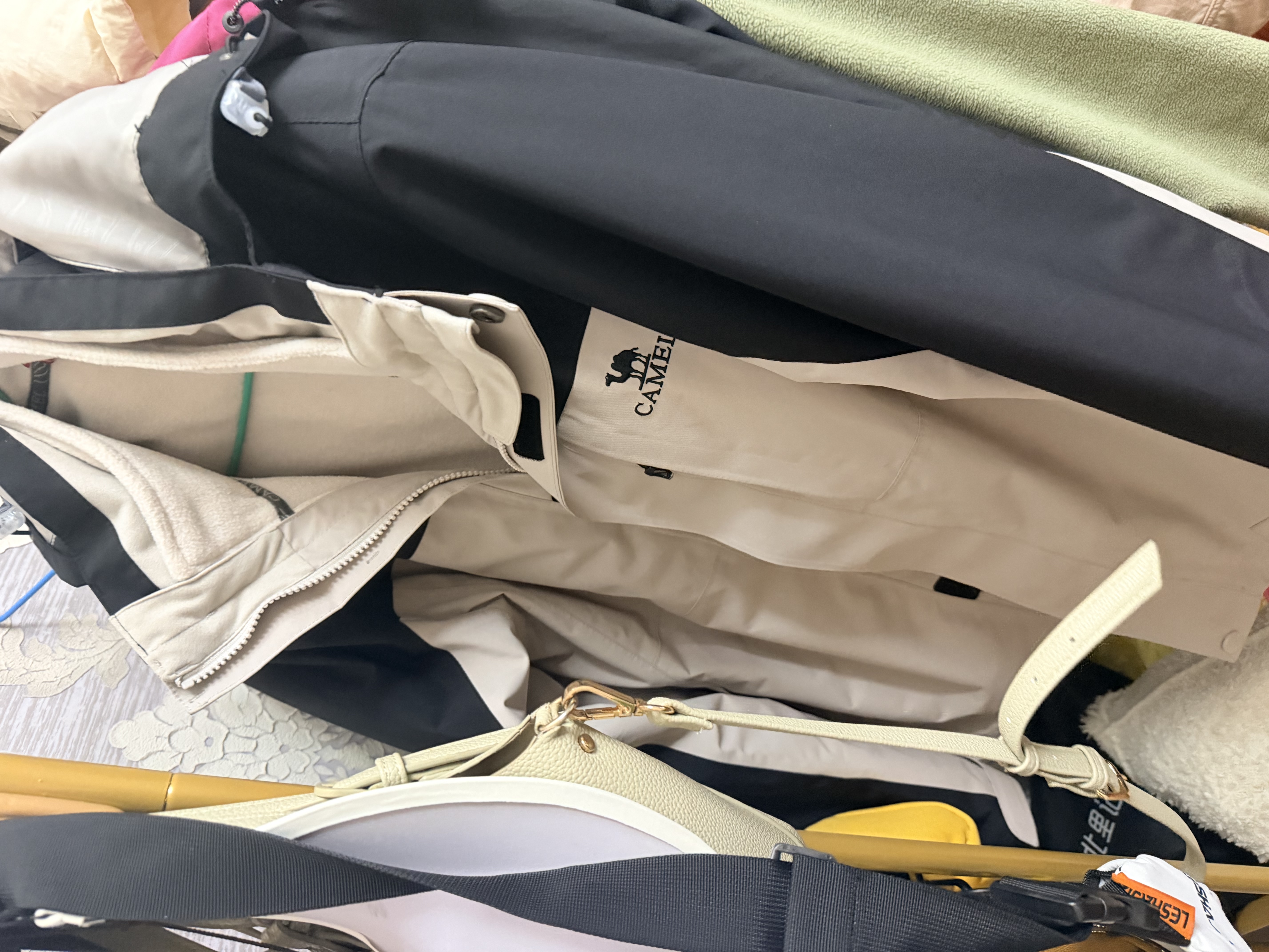 骆驼（CAMEL）户外冲锋衣 三合一加绒加厚防水情侣款外套登山服装 A9W214119AX 实拍图