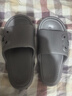 凉拖鞋男士夏季新款室内家居防滑浴室洗澡踩屎感厚底情侣一字拖鞋 灰色 42-43 实拍图