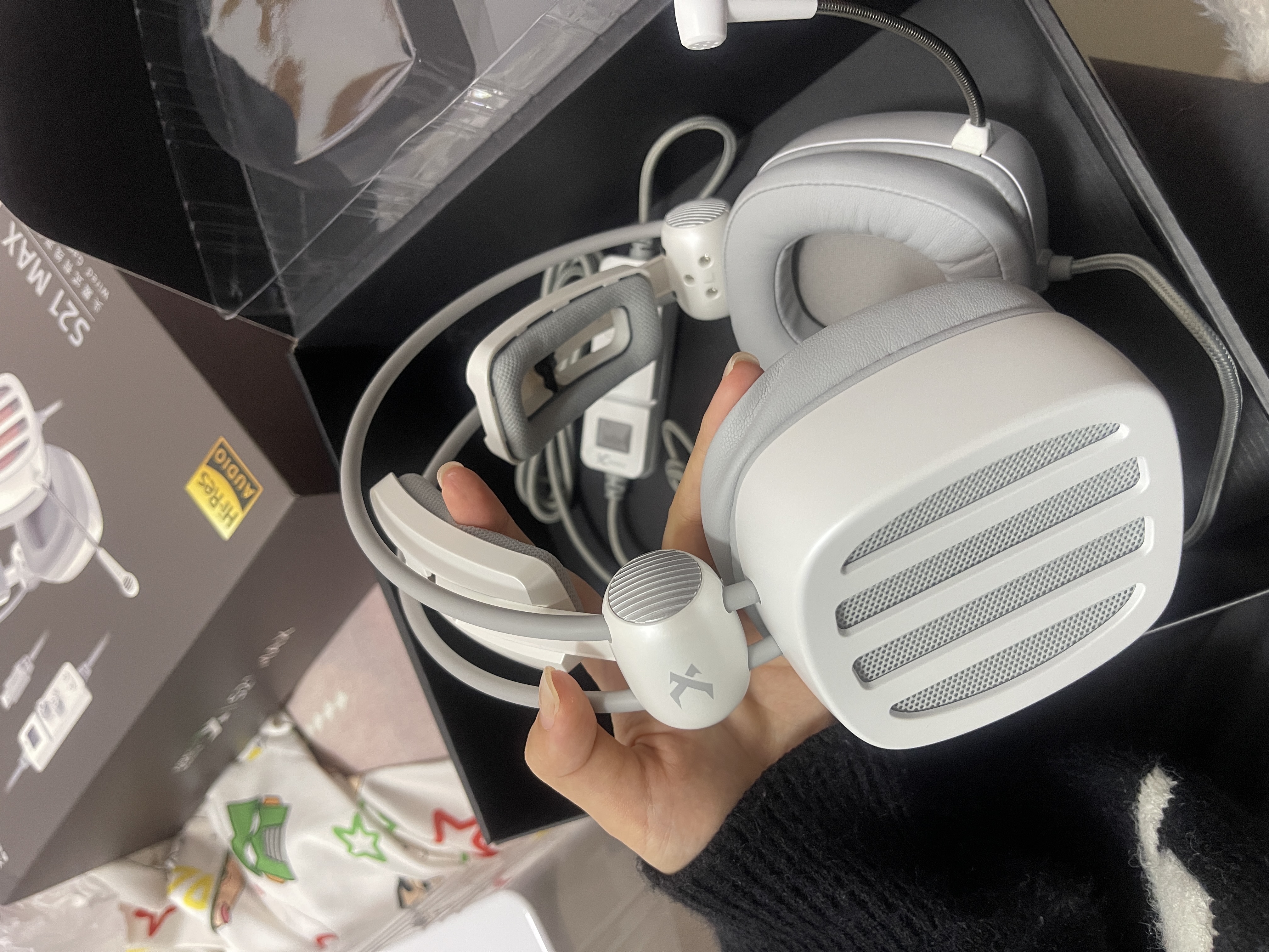 西伯利亚S21MAX双声卡智控游戏耳机电脑耳机耳麦吃鸡耳机电竞耳机线控USB7.1音效星云白 实拍图