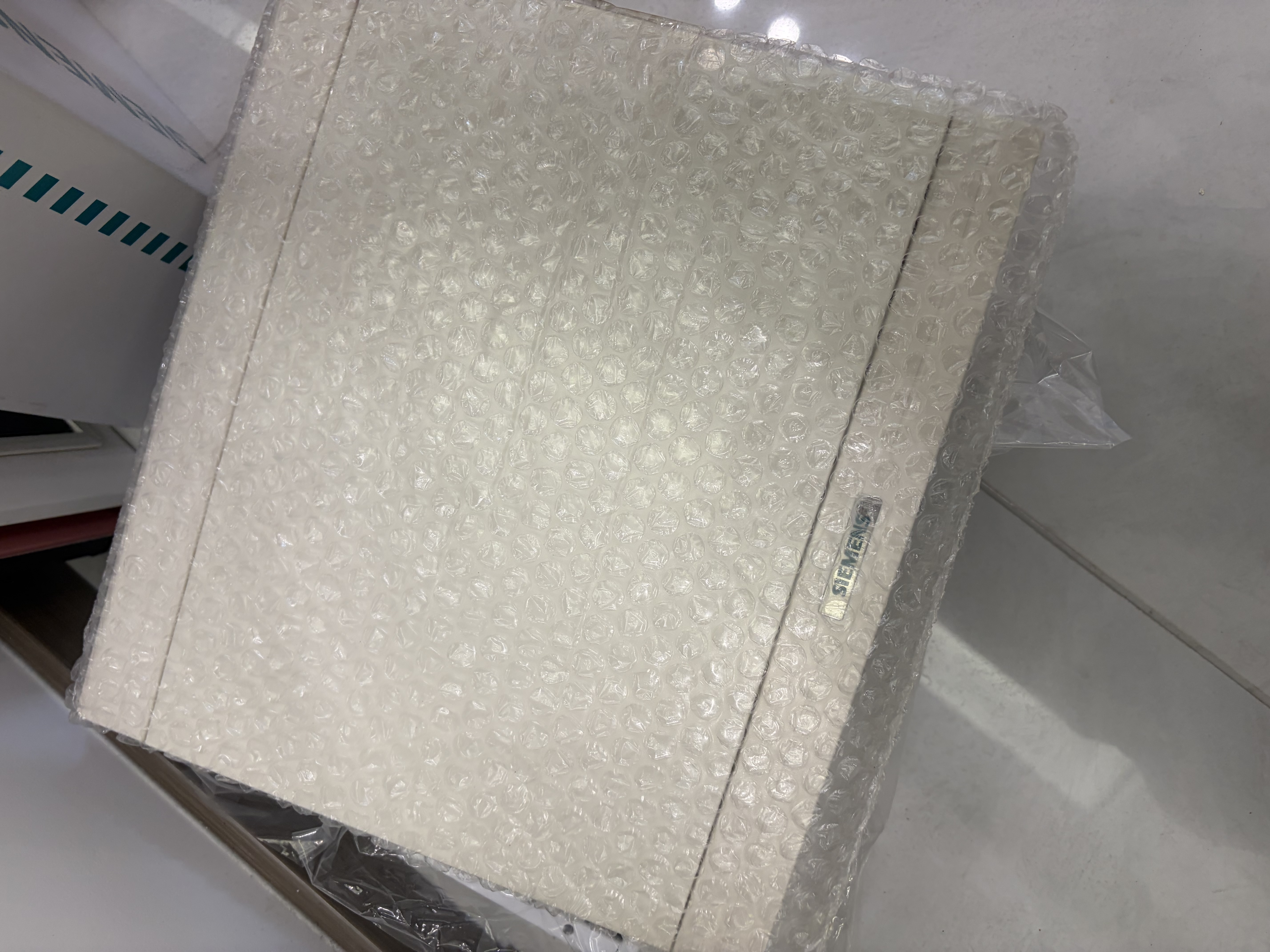 西门子（SIEMENS）家用配电箱布线箱 空气开关强电箱 暗装白色照明配电箱 10回路 实拍图