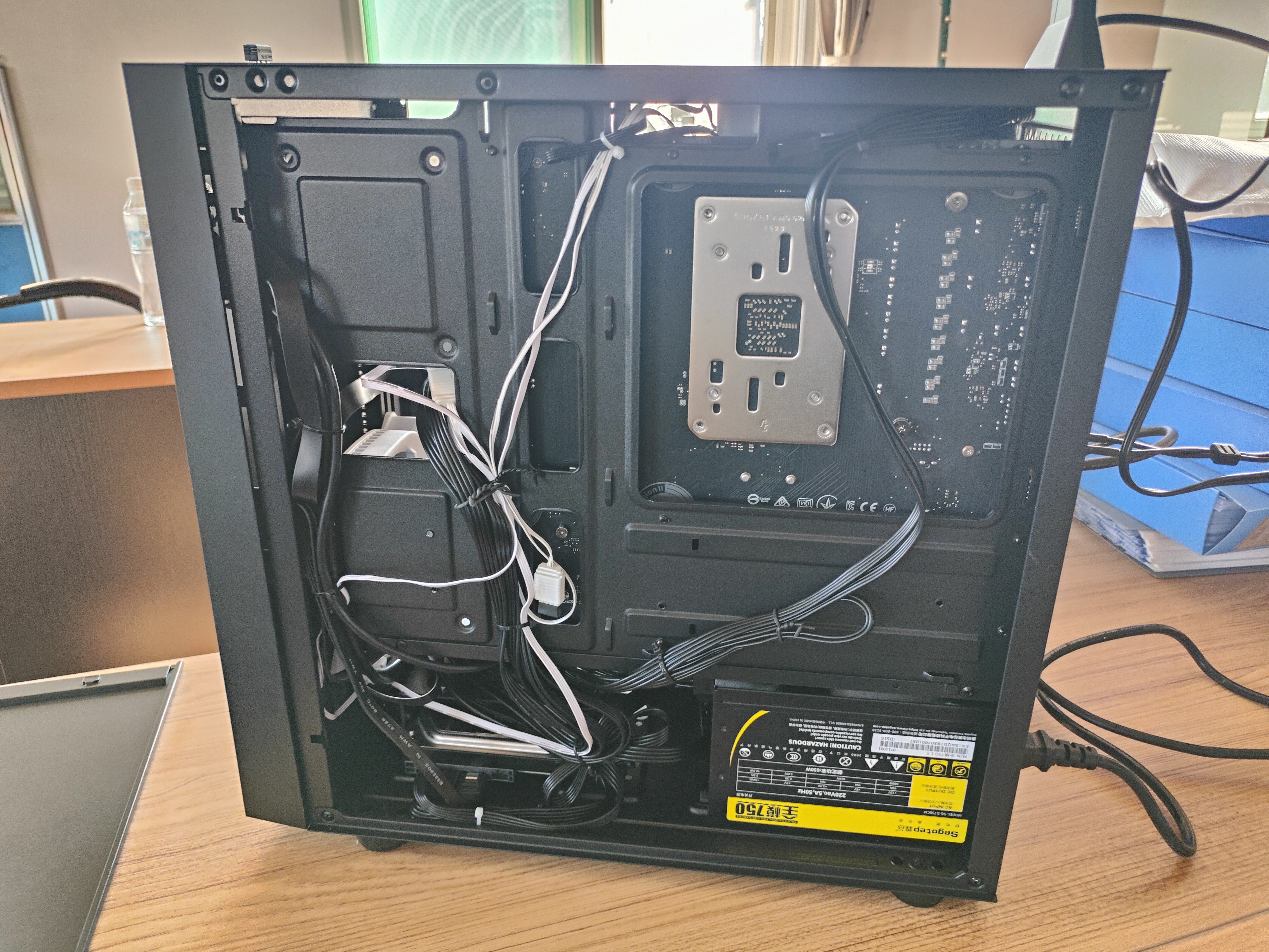 鑫谷（segotep）额定650W 全模650W电源（双盲插接口线材/全模组化设计/智能温控/省电宽幅/12CM温控风扇） 实拍图
