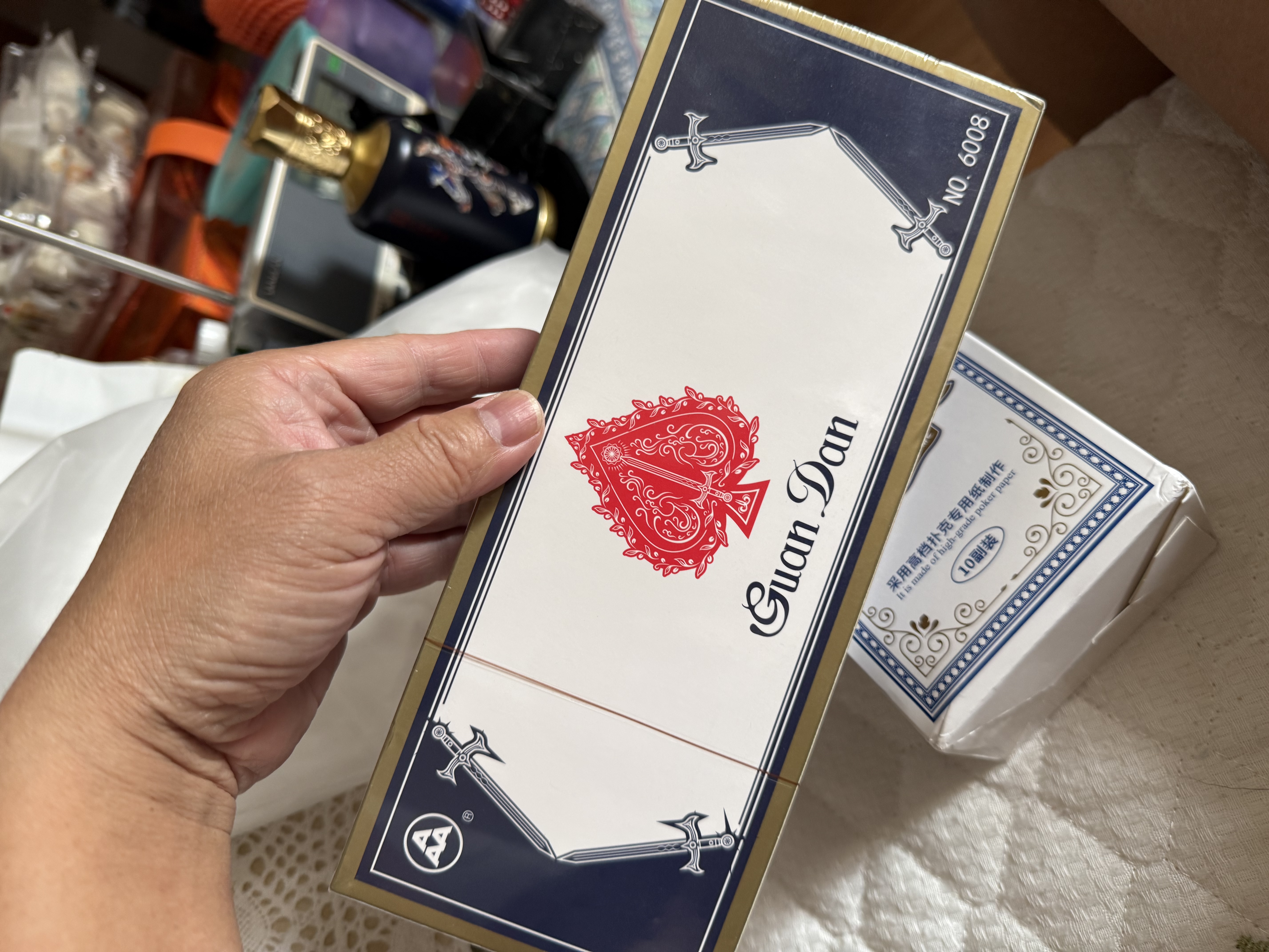 三A掼蛋扑克牌 AAA游戏纸牌 蓝芯纸布纹扑克牌 娱乐游戏掼牌6008八副 实拍图