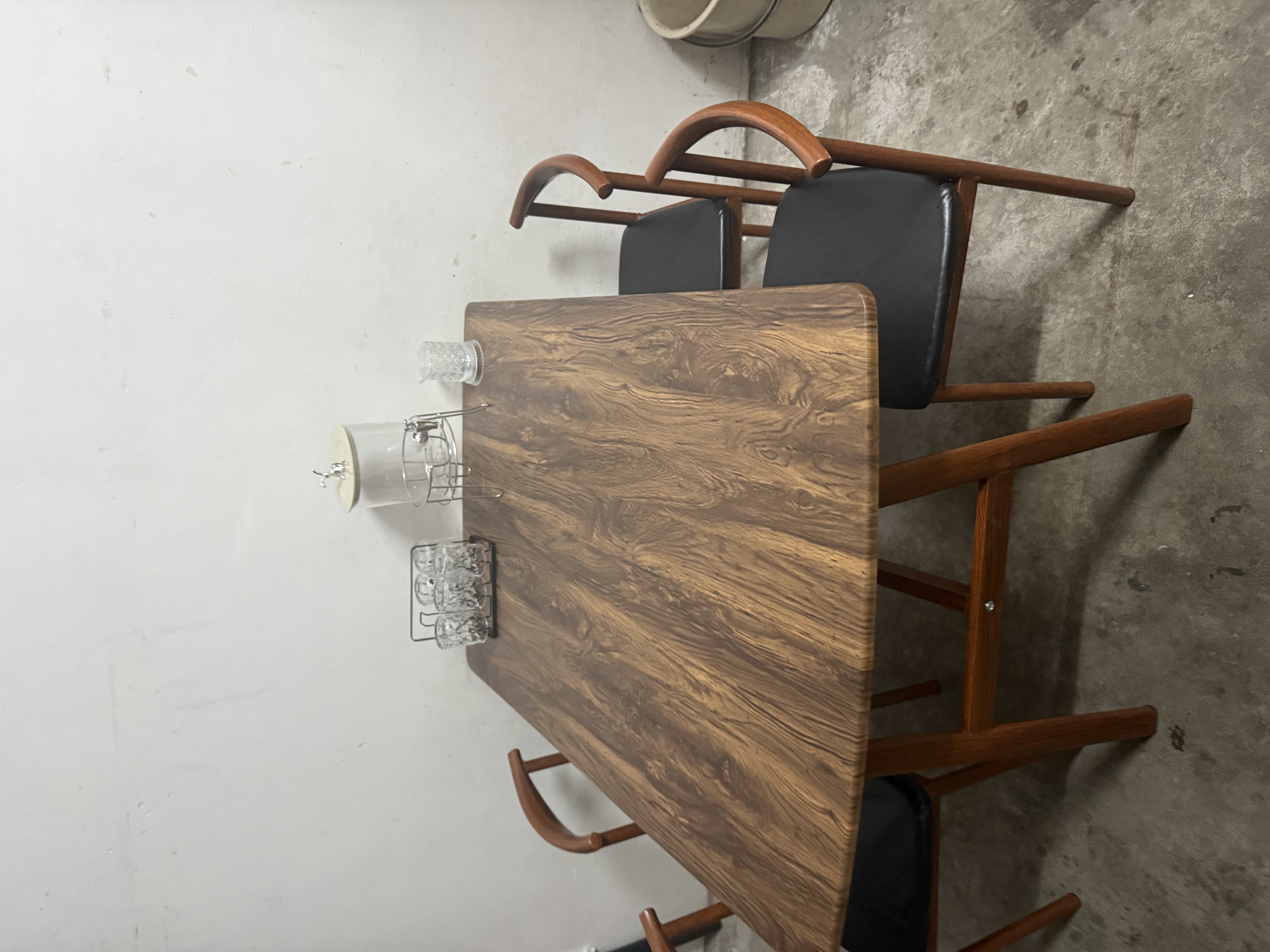 编草人餐桌椅组合家用饭桌子小户型简约公寓快餐出租商用长方形电脑桌 胡桃色【送货到家】现货速发 120cm 【宽80CM】一桌4椅 实拍图