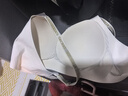 维多利亚的秘密 明星同款 维密薄款内衣果冻条反重力无痕文胸PRO微聚拢MAX 4SLS香草白-光面花纹 11214343 L ：MAX三排扣（80C/80D/85A/85B 实拍图