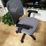 得力（deli）4900S 人体工学靠背办公椅/电脑椅/职员椅 可升降转椅舒棉坐垫 灰 实拍图