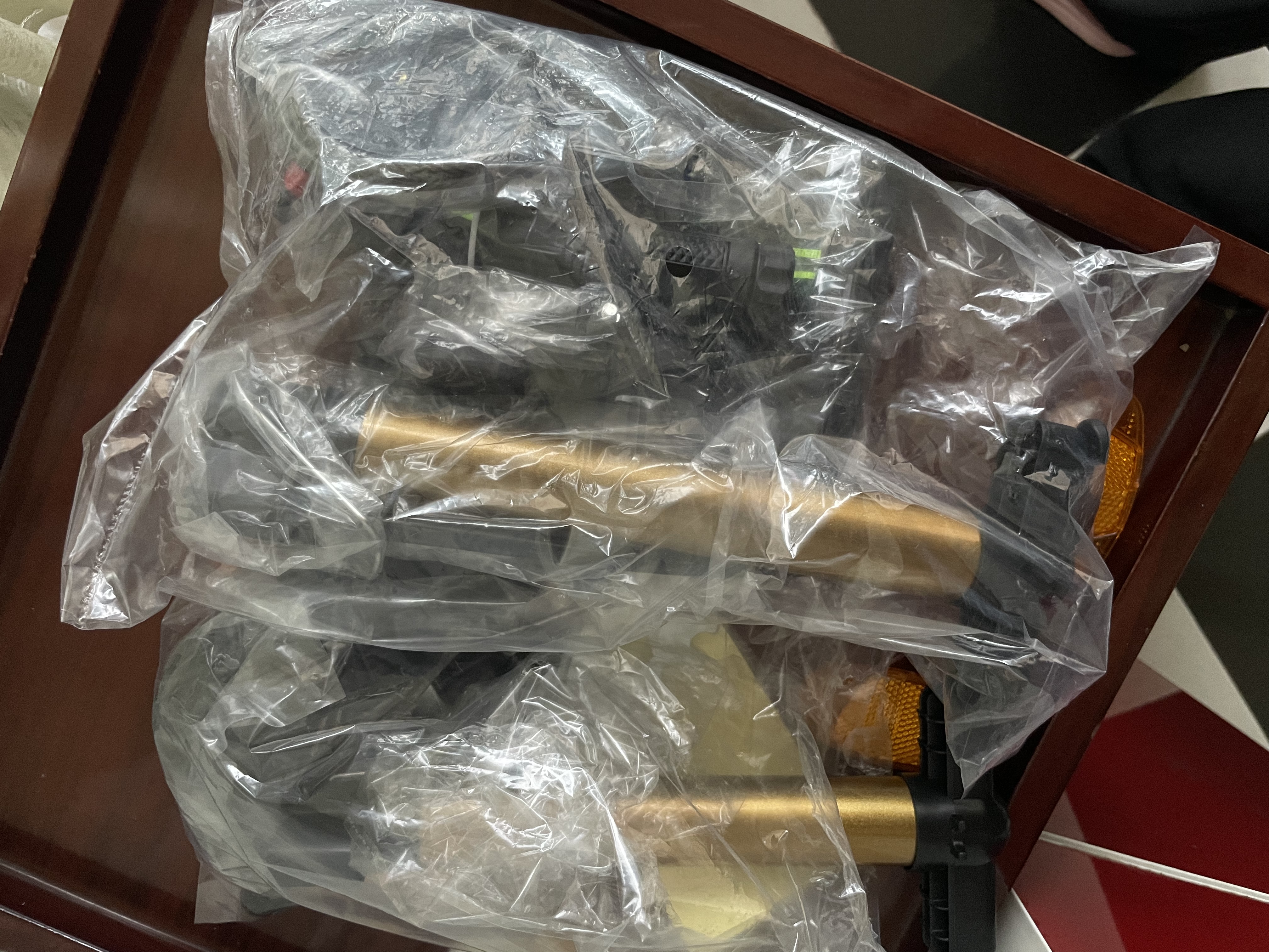 金武端自行车成人山地车公路赛车单车骑行变速超轻越野中学生初中青少年 顶配版-辐条轮-白黑色 26寸24速 实拍图