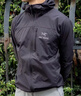 始祖鸟（ARC'TERYX）SQUAMISH HOODY 轻薄连帽休闲薄款防晒衣 冲锋衣 男款 黑色/Black XL 晒单实拍图