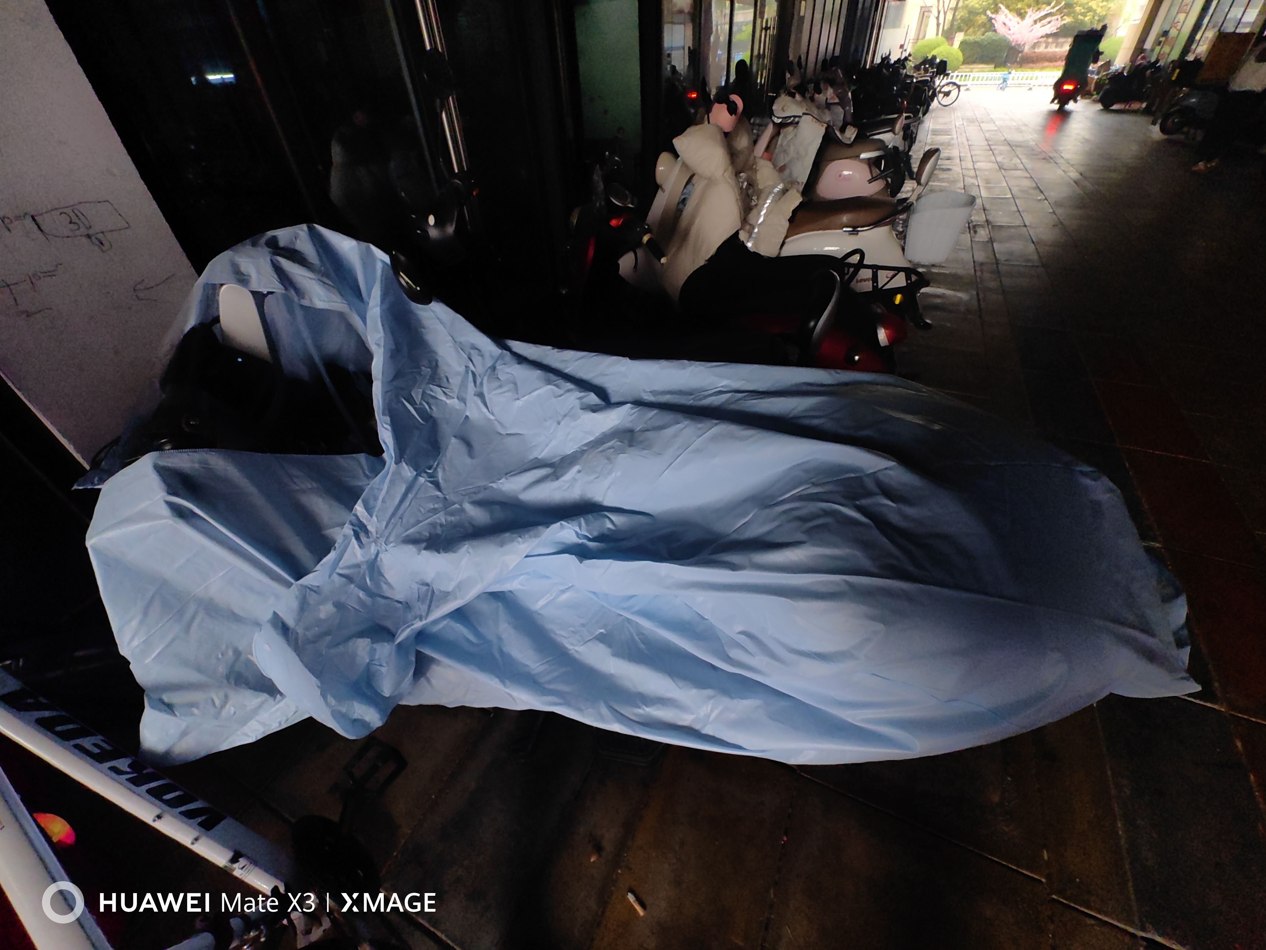 天堂伞雨衣电动车女男摩托车长款防暴雨超大单人加大加厚电瓶车雨披成人 天际蓝-无镜套（5XL超大护脚） 实拍图