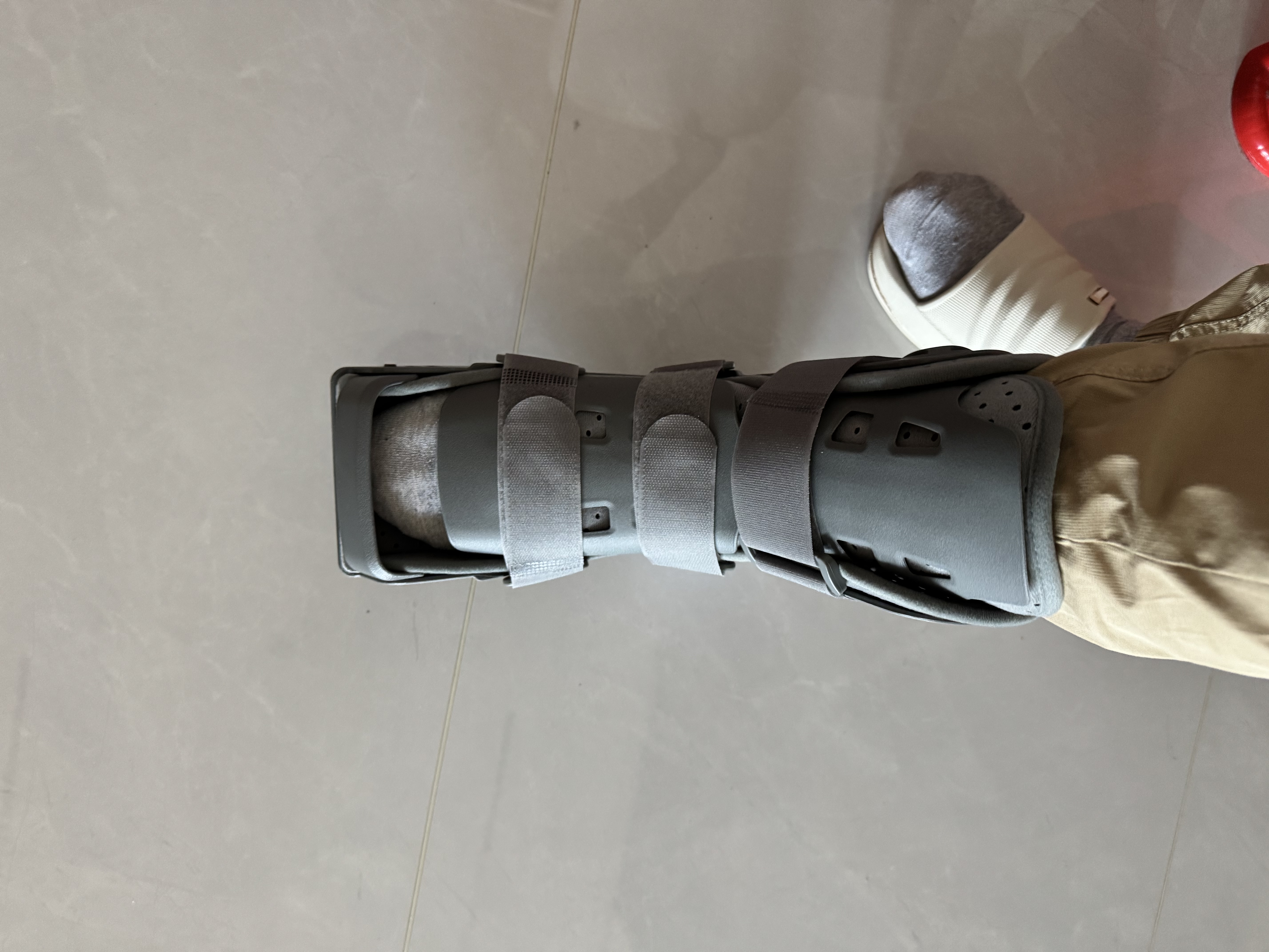 凯斯特医用踝关节固定支具助行靴跟腱靴跟腱断裂术后行走靴石膏鞋骨折 全包裹透气短款（独立双气囊）KST-ZH-107 L码（建议41-45码）左右通用 实拍图