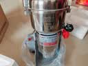 房太太 【304不锈钢】三七打粉机中药材粉碎机家用五谷杂粮磨粉机商用药店超细研磨机多功能破壁机料理机 800克（304不锈钢）钢刀加硬款+无害粉碎仓 实拍图