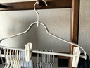 京东京造  太空系列铝合金无痕裤夹晾衣架硅胶夹垫不伤衣物3支 实拍图
