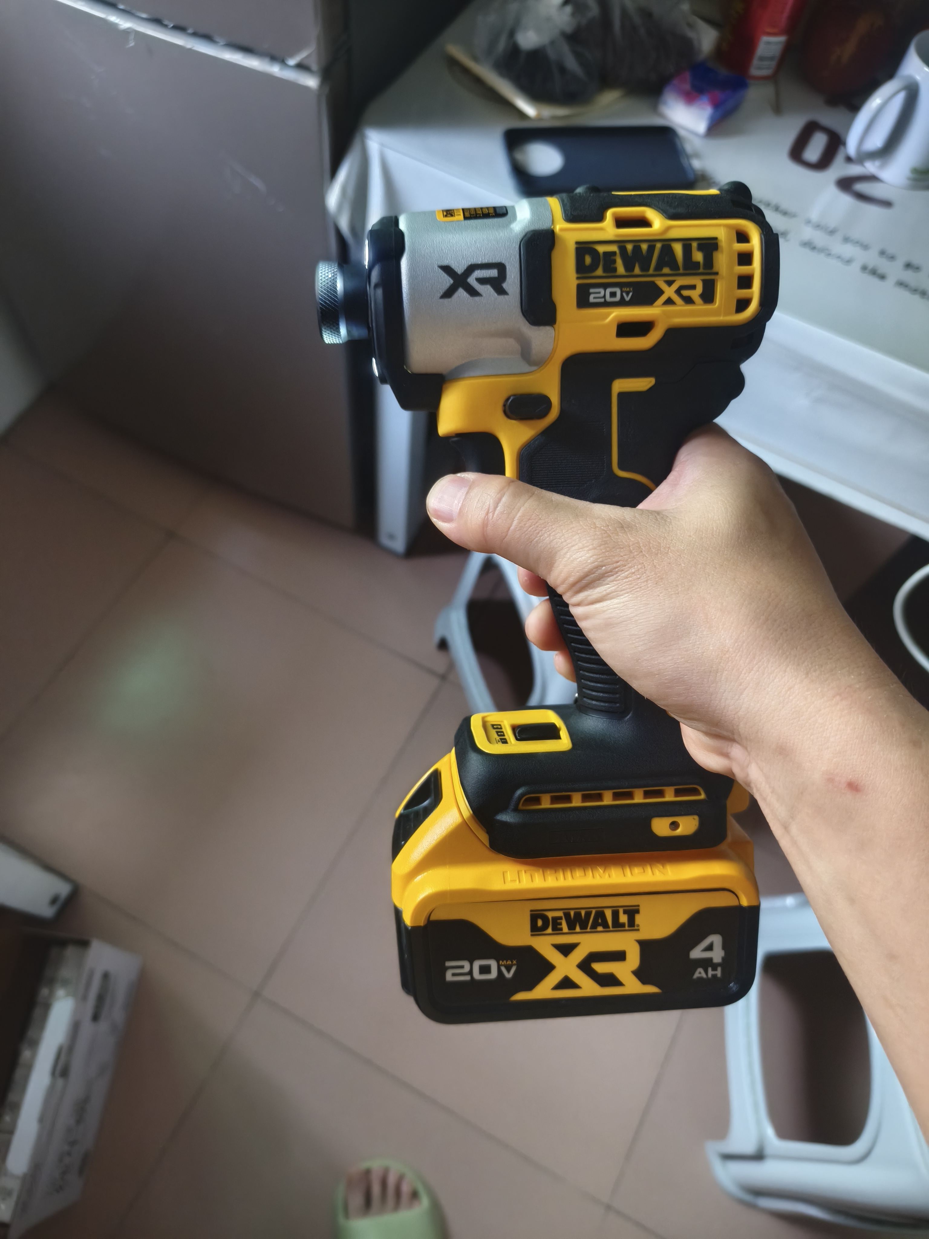 得伟（DEWALT）20V锂电无刷冲击起子电钻单机205Nm超大扭矩DCF845N-A9 实拍图