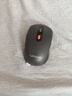 联想（Lenovo）无线蓝牙双模充电鼠标 蓝牙5.0/3.0 便携办公鼠标人体工学设计 Howard Mouse 2022充电版风暴灰 实拍图