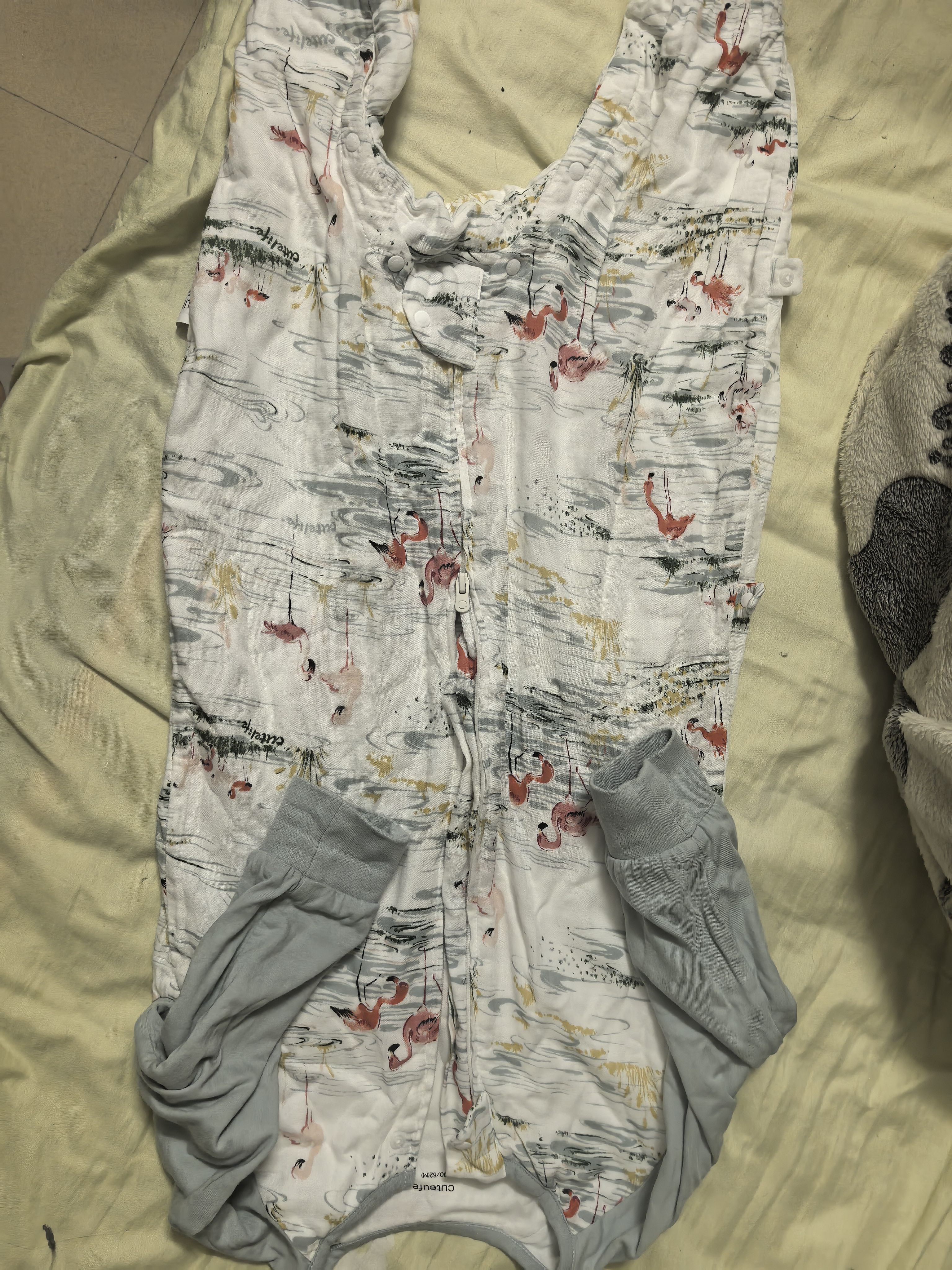 Cutelife婴儿睡袋竹棉纱布分腿睡袋双层短袖夏季透气婴幼儿童四季用防踢被 【新品-四层竹棉】浅滩火烈鸟(室温24-26度) 90码 /身高85-95cm【18个月-2.5岁】 实拍图