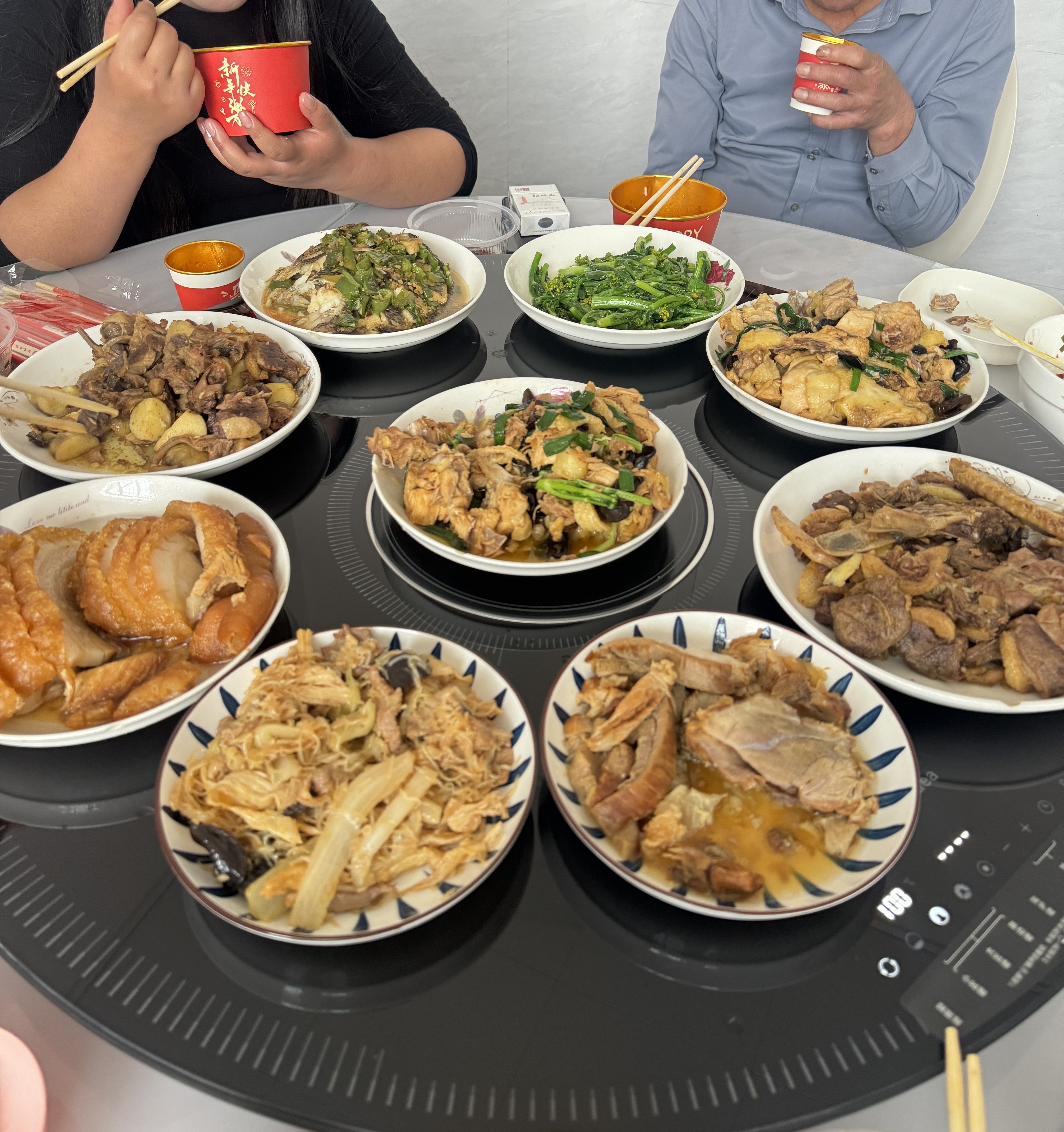 美的（Midea）餐餐暖 暖菜板 饭菜保温热菜板 带火锅2000w电陶炉家用多功能餐桌电动转盘年货节（圆形）HBT80YL1 实拍图