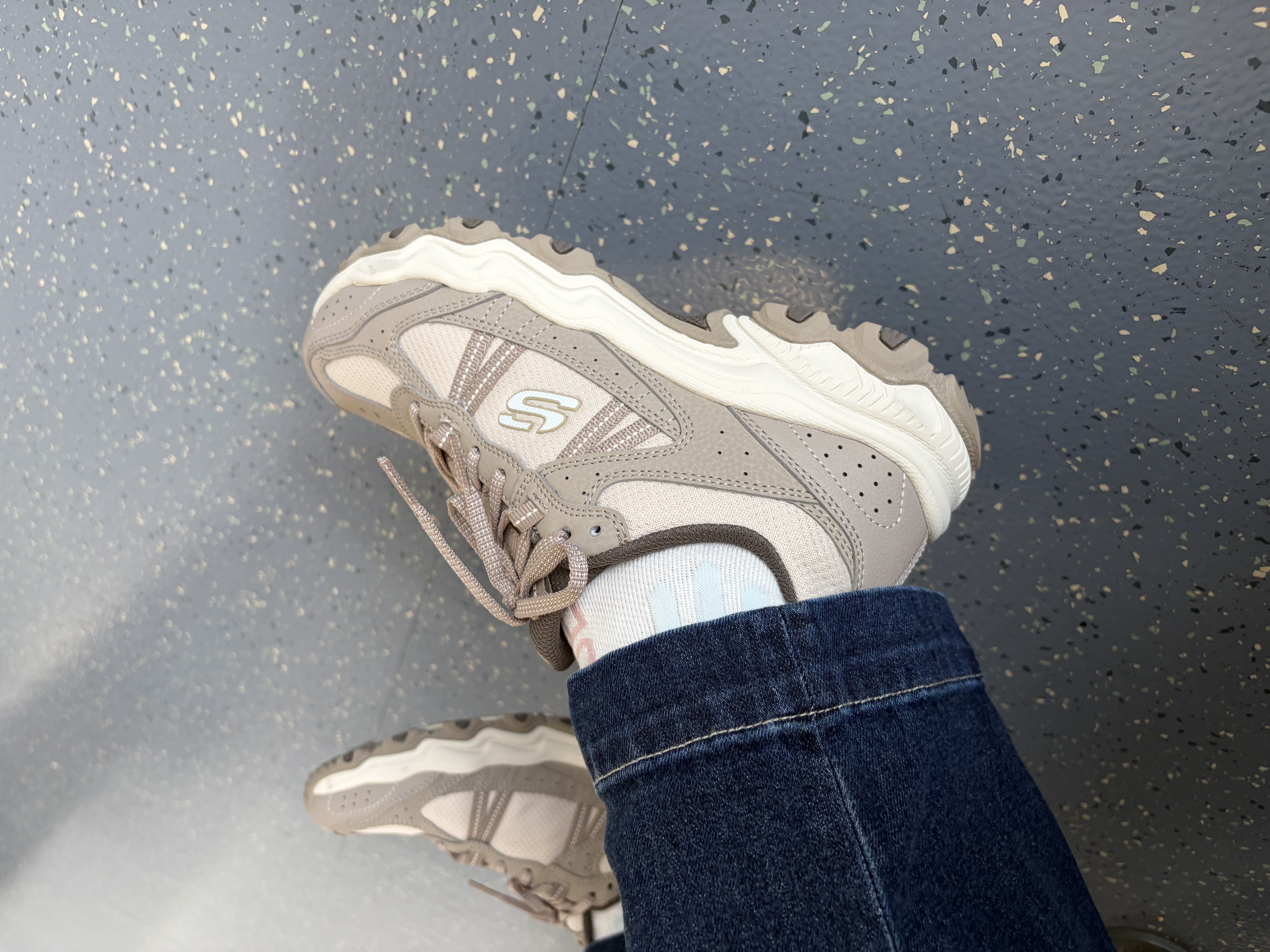 斯凯奇（Skechers）女鞋云野老爹鞋透气舒适户外登山徒步鞋运动鞋180125 实拍图