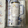 STANLEY保温杯LoveShackFancy联名水杯大容量304不锈钢杯子 蓝蝴蝶结礼盒 (40oz) 1180ml 实拍图