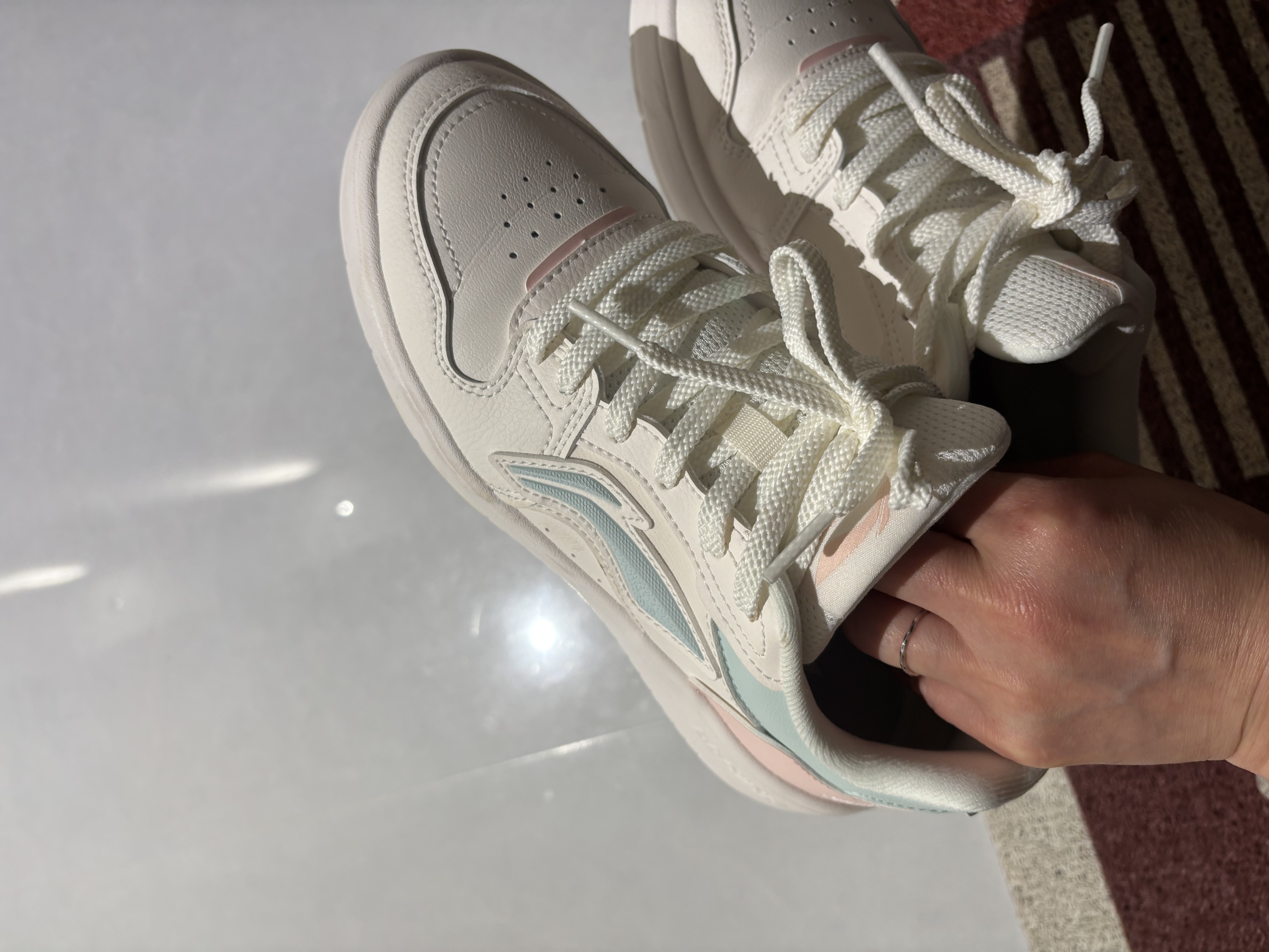 李宁浮舟丨板鞋女鞋新款百搭柔软舒适增高经典休闲鞋AGCW210 实拍图
