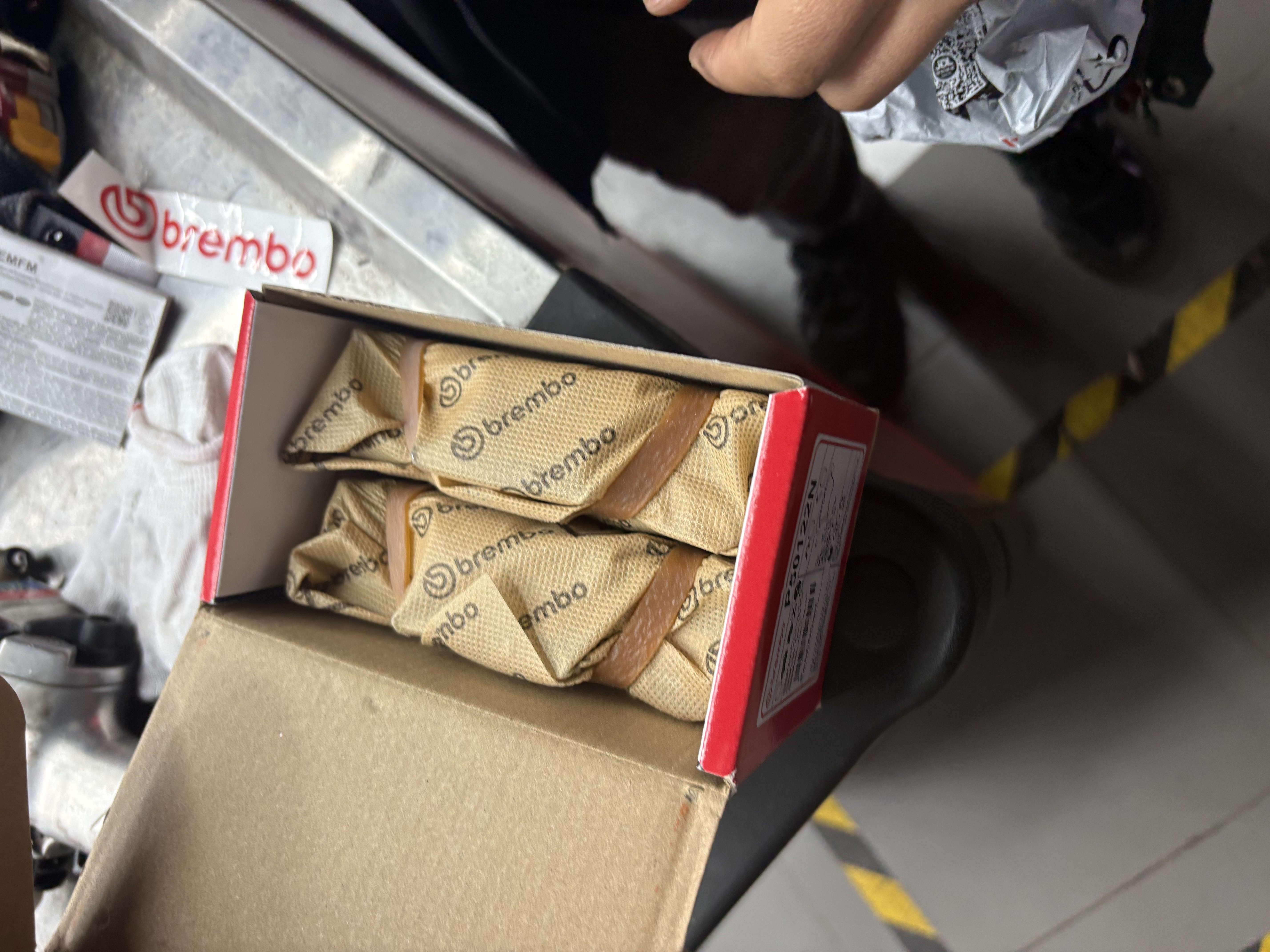 布雷博（Brembo）刹车后片刹车皮陶瓷奔驰C160/C200/C250/C260/C300/180L/200L 实拍图