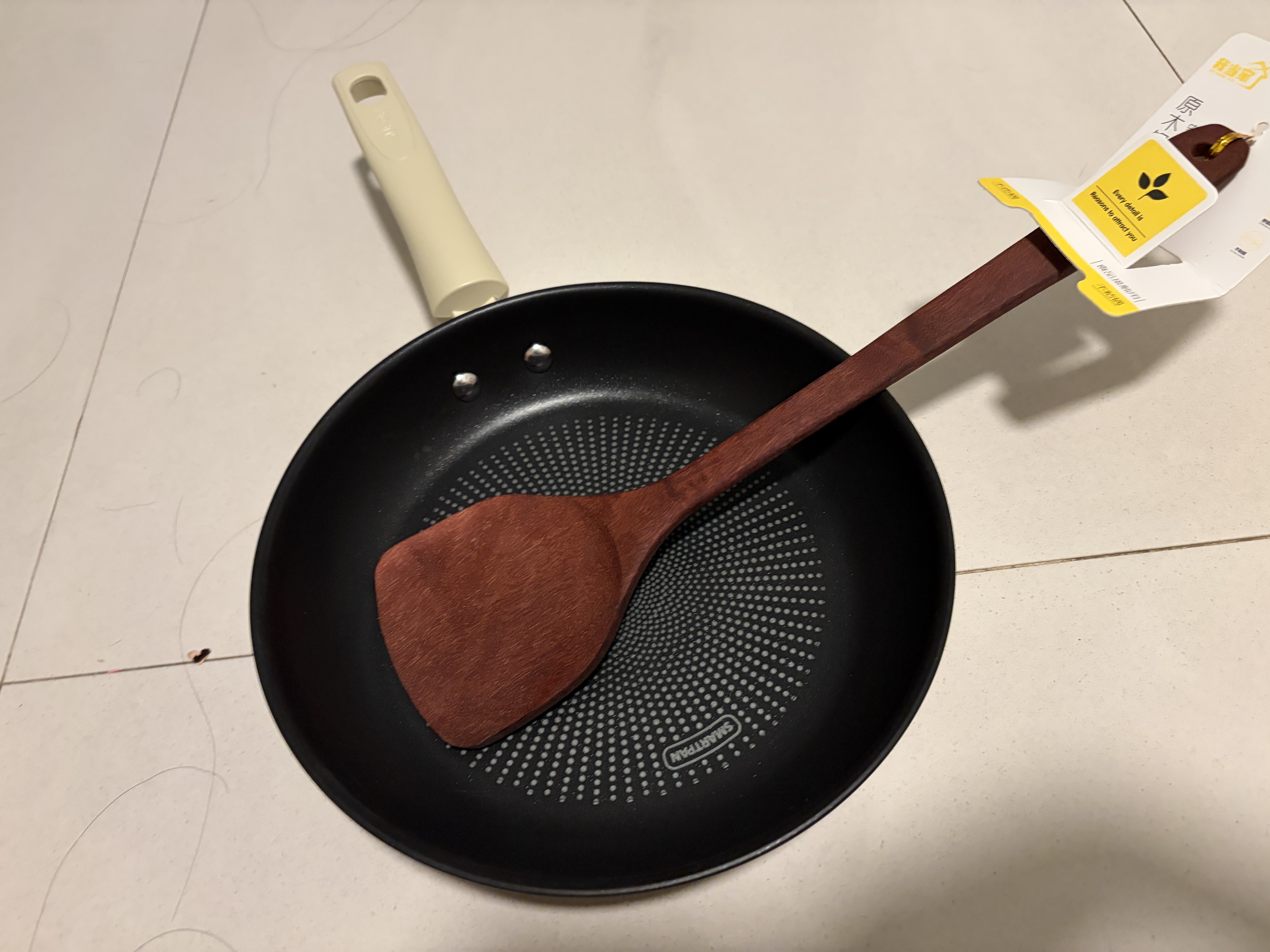 苏泊尔平底锅煎锅不粘锅牛排锅煎蛋轻烟少油聚油底防凸底不锈钢极光系列 适合1人-直径 24cm 实拍图