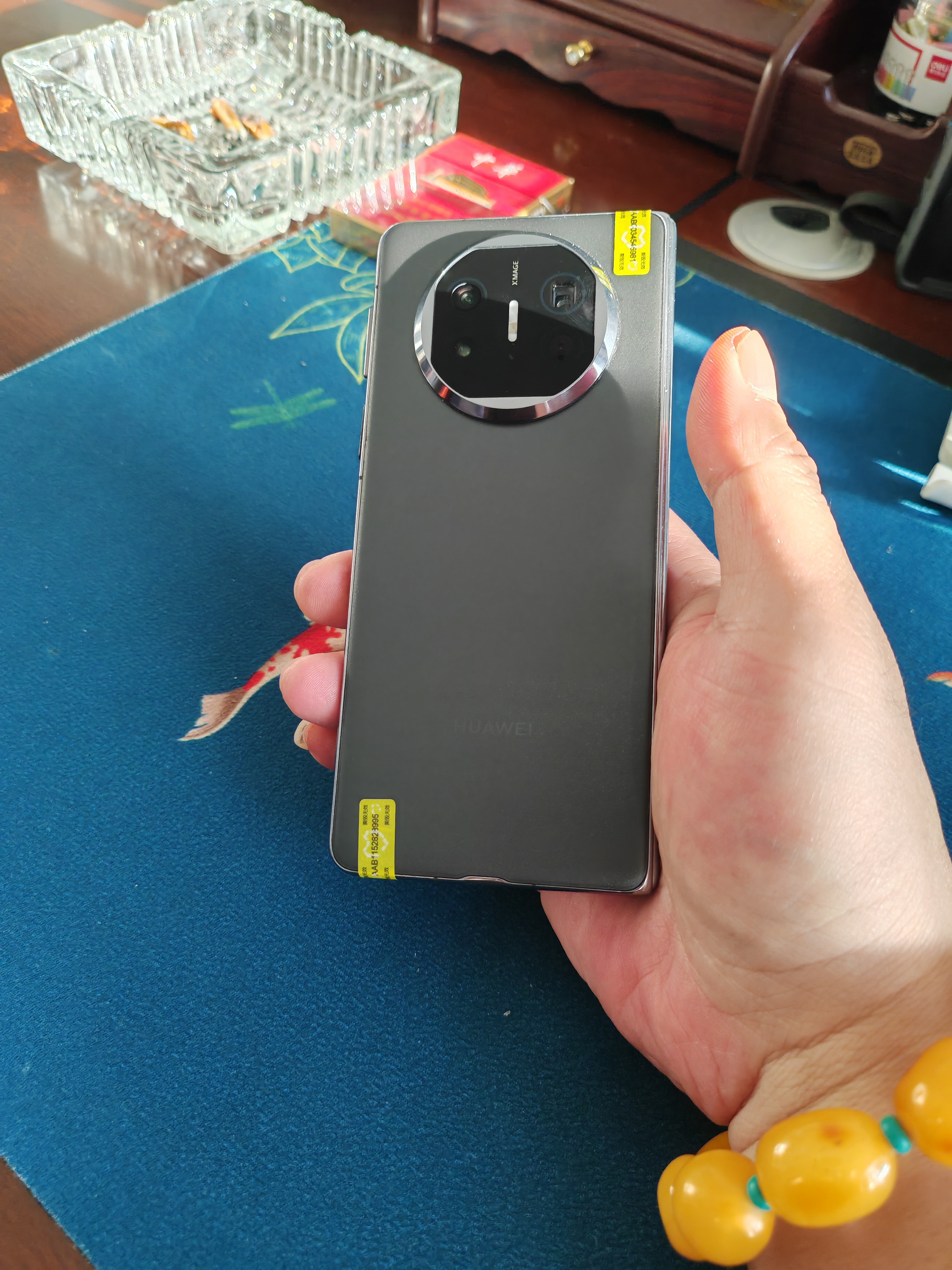 华为Mate X5/ Mate X5典藏版 二手手机 折叠手机 羽纱黑 16G+512G(典藏版） 实拍图