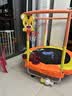 曼迪卡威蹦蹦床室内家用儿童1-3-10岁宝宝砰砰跳跳床小孩蹭蹭床玩具礼物 0.1米 【篮球框/颜色图案随机】 加厚护网/吸盘静音防滑腿 实拍图