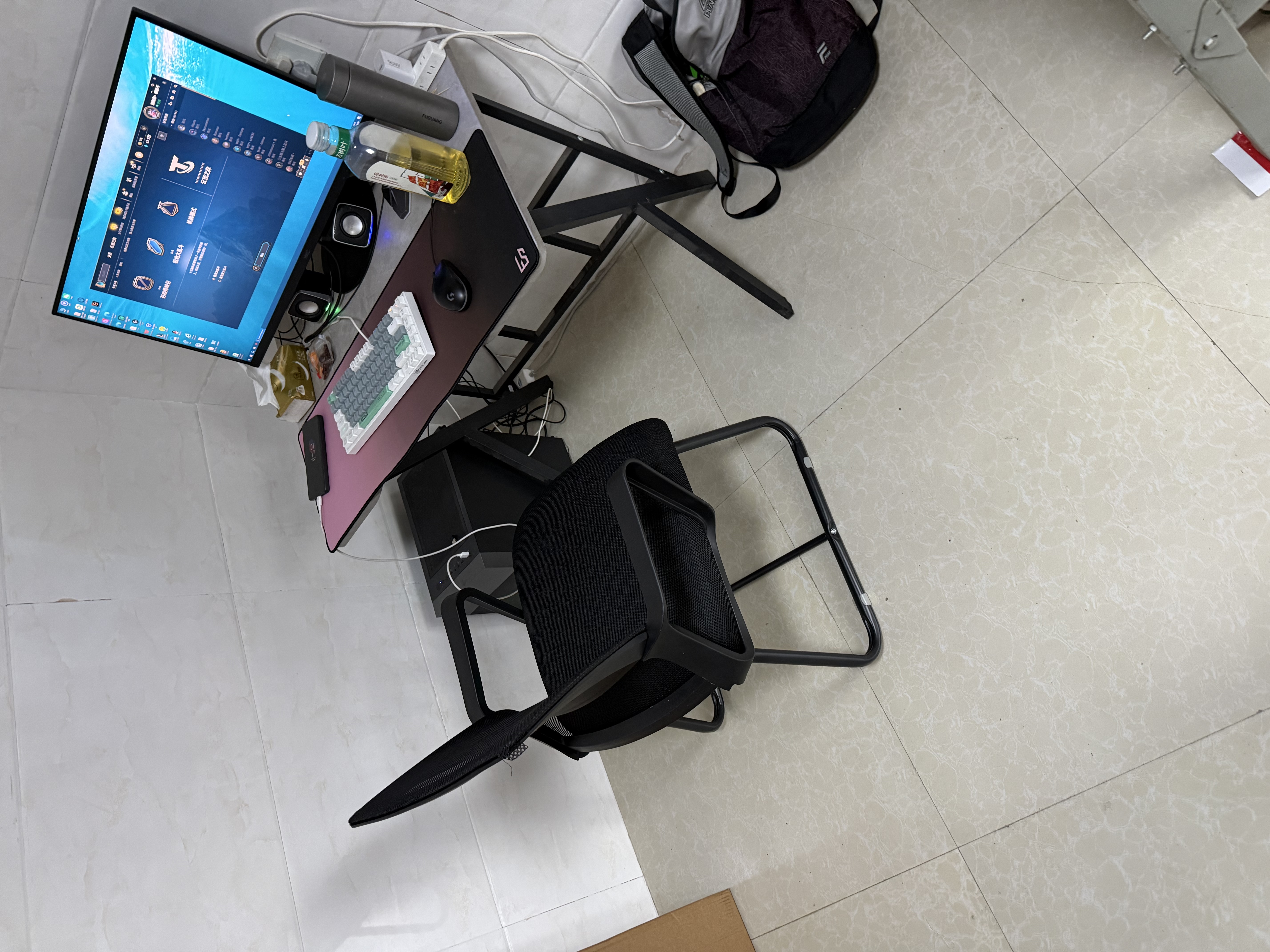 汉蜂电脑椅家用办公培训会议椅人体工学椅学生宿舍书房靠背椅子电竞椅 黑框黑网弓形海绵款 实拍图
