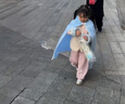 小熊精灵冰雪奇缘披风爱莎公主披肩外搭夏季儿童装万圣节斗篷女童披纱艾莎 蓝色网纱斗篷/斗篷+皇冠8件套 S码(建议高90-120左右) 实拍图