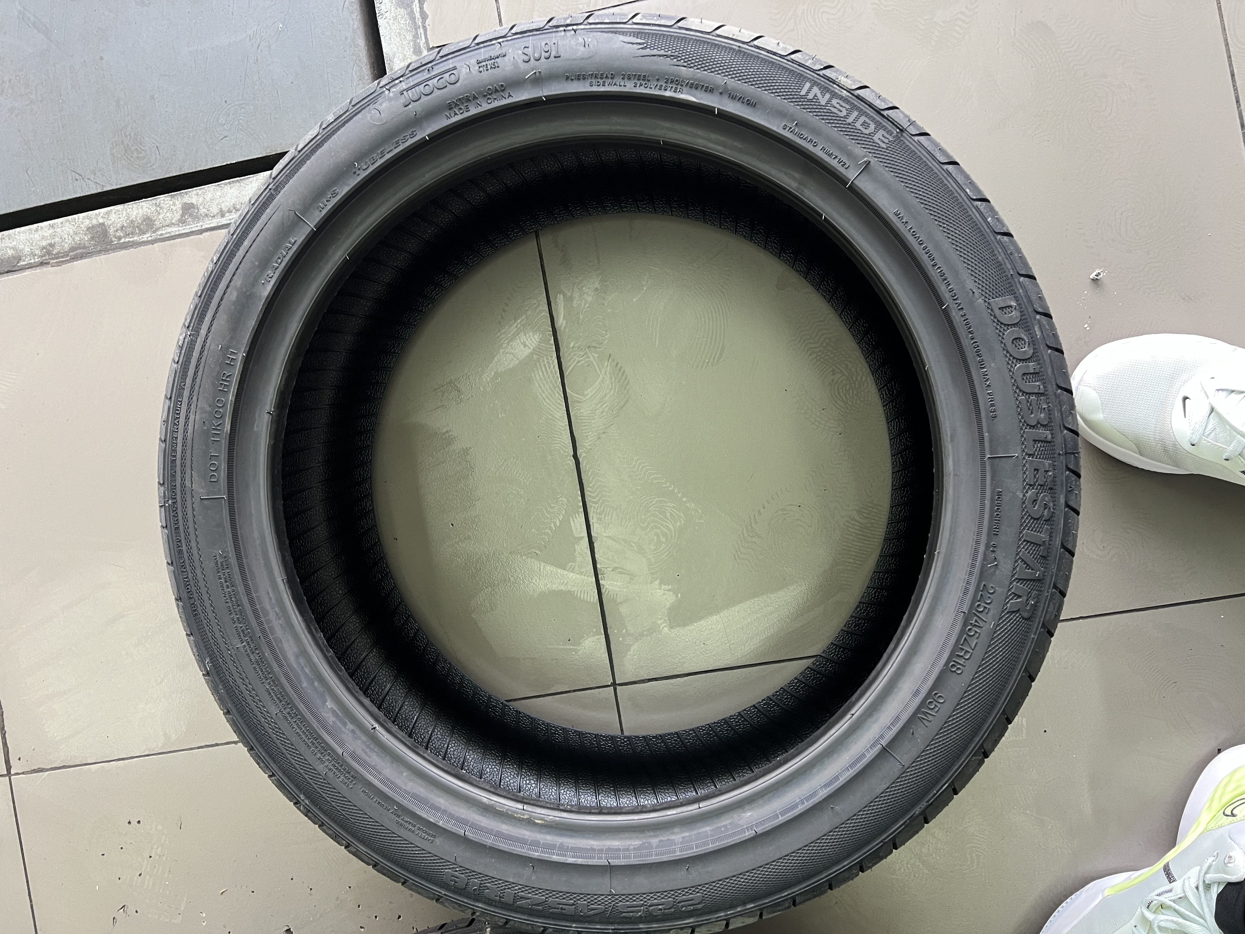 双星JUOGO轮胎 255/40R18 ZR 99Y X51 适配宝马3系/奔驰C级/E级 实拍图