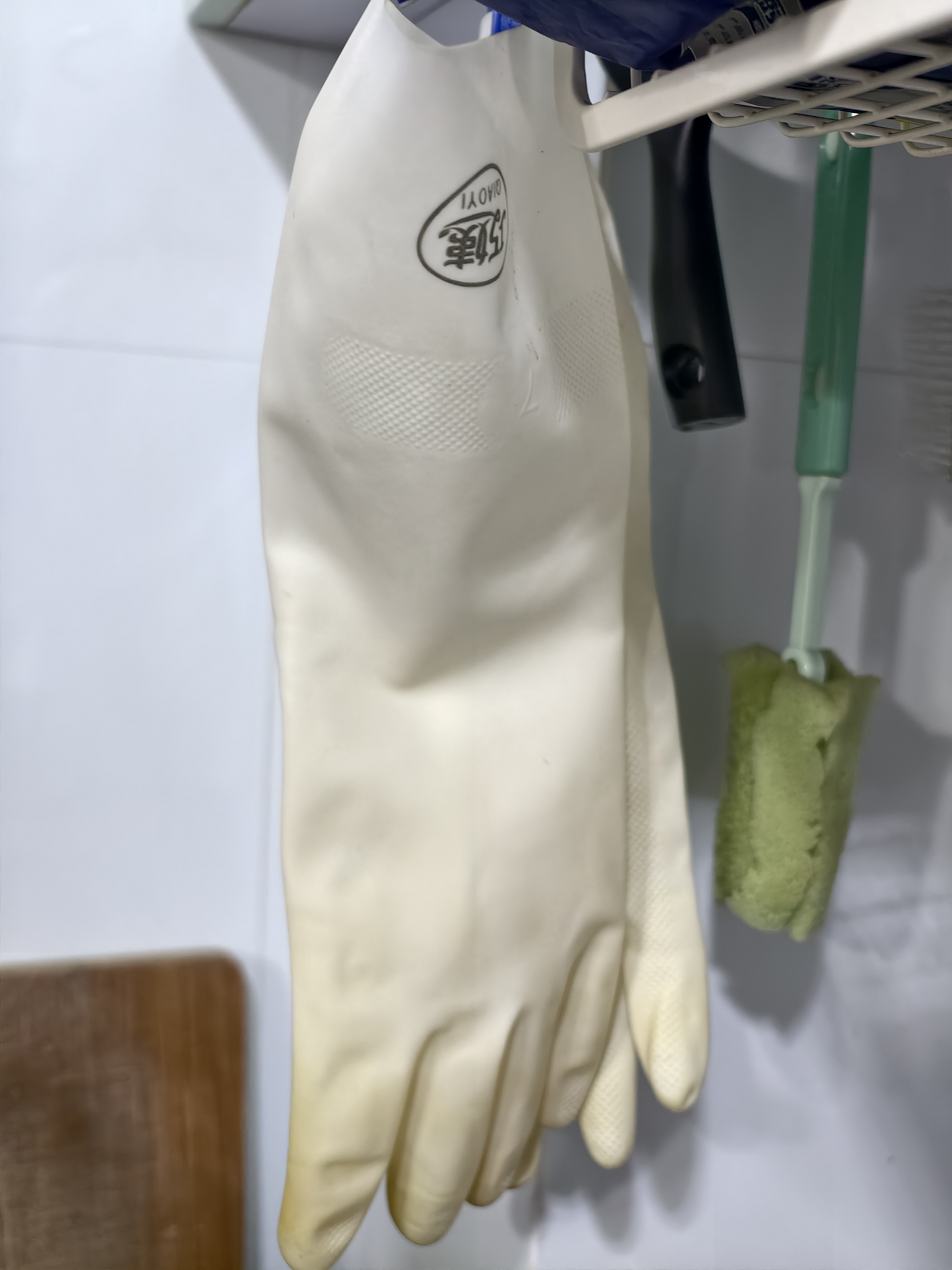 巧姨牛筋橡胶家务洗碗手套加厚耐用厨房刷碗清洁保洁商用手套天然乳胶 3双-本色加厚 S小码 实拍图
