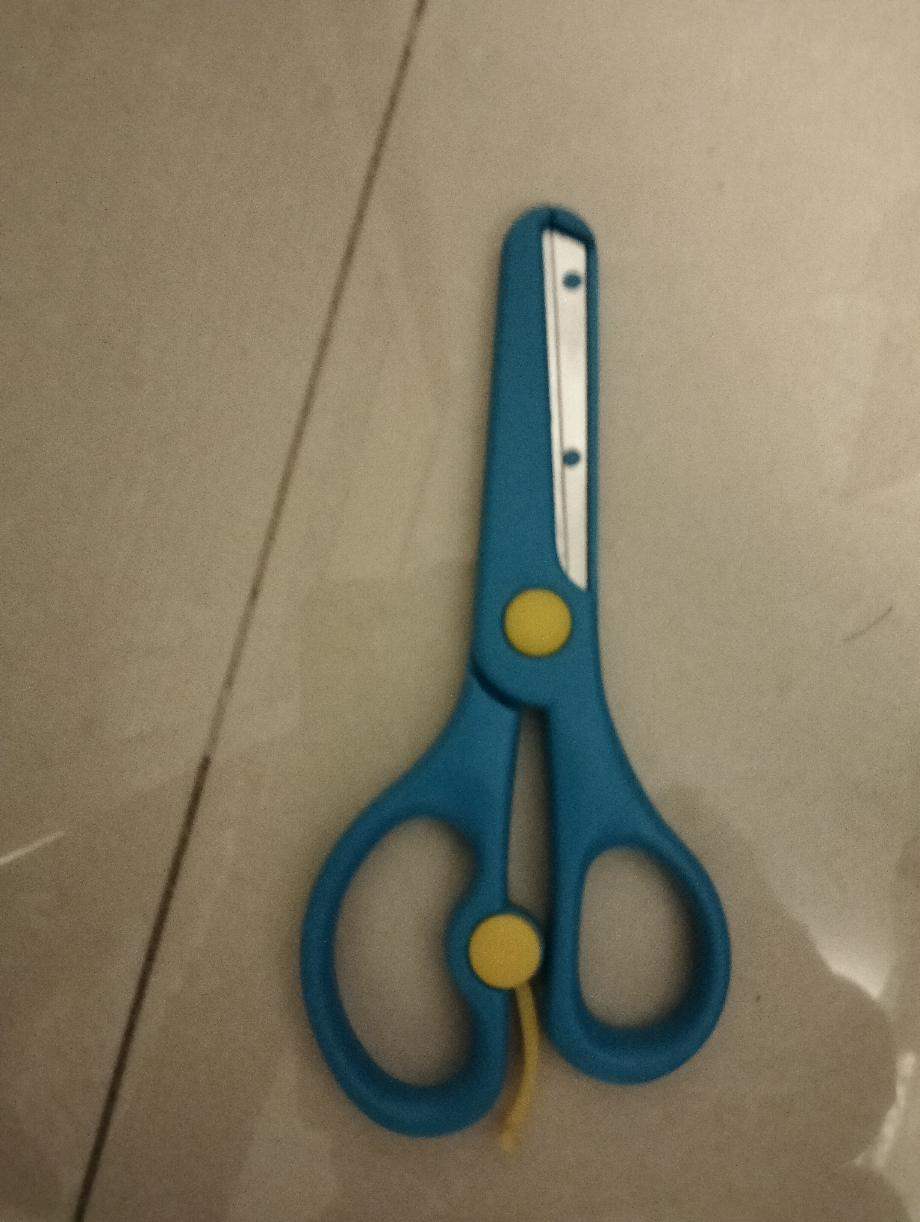 儿童剪刀小孩子宝宝剪刀幼儿园小学生圆头手工剪纸剪刀防夹手安全 【儿童剪刀】安全圆角/护套保护 老师推荐：1把装【蓝色】 实拍图