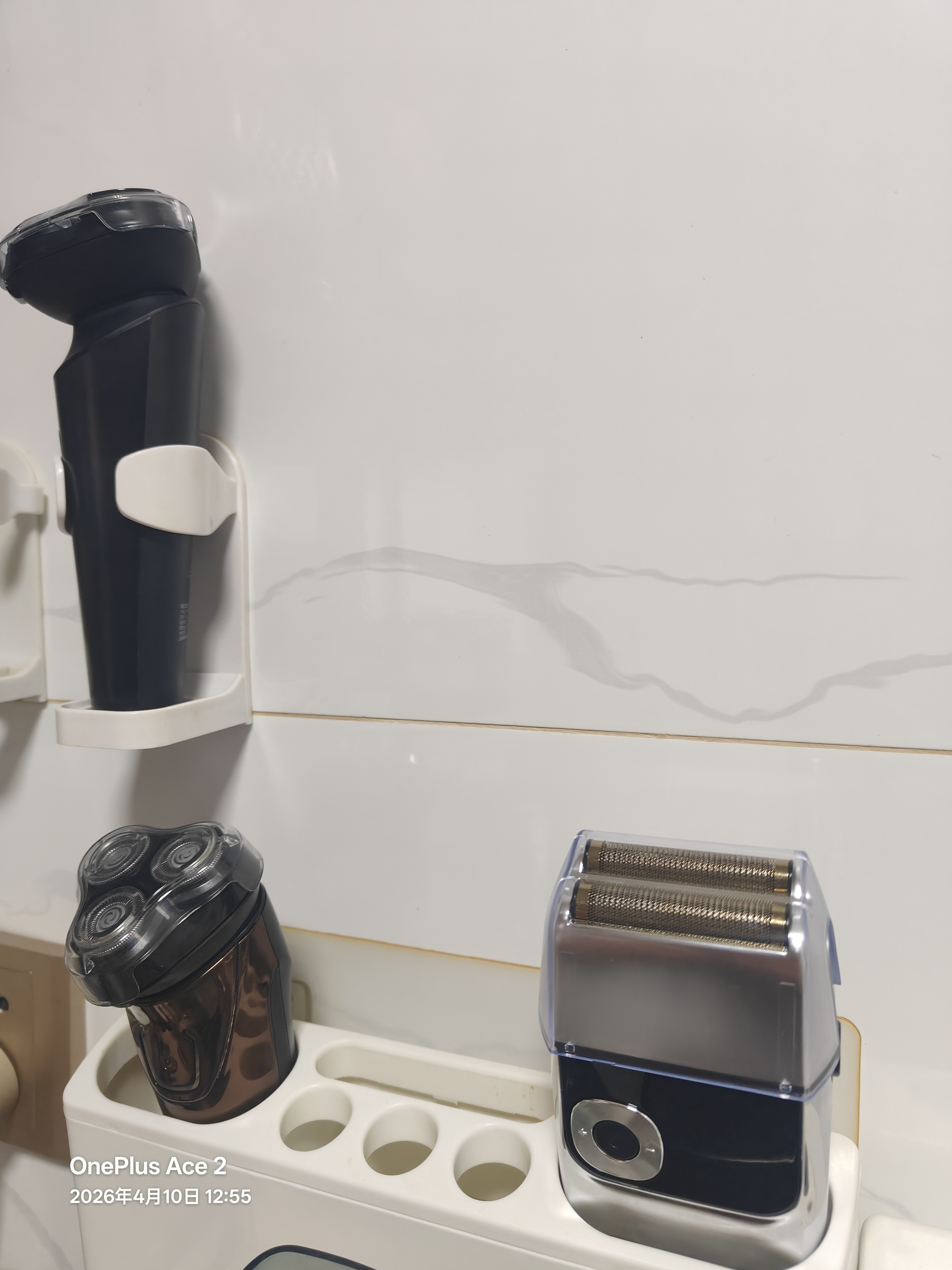 科美（kemei）剃须刀往复式双刀头KM-2028男士电动刮胡刀光头增白器旅行装快充可全身水洗 贵族金 实拍图